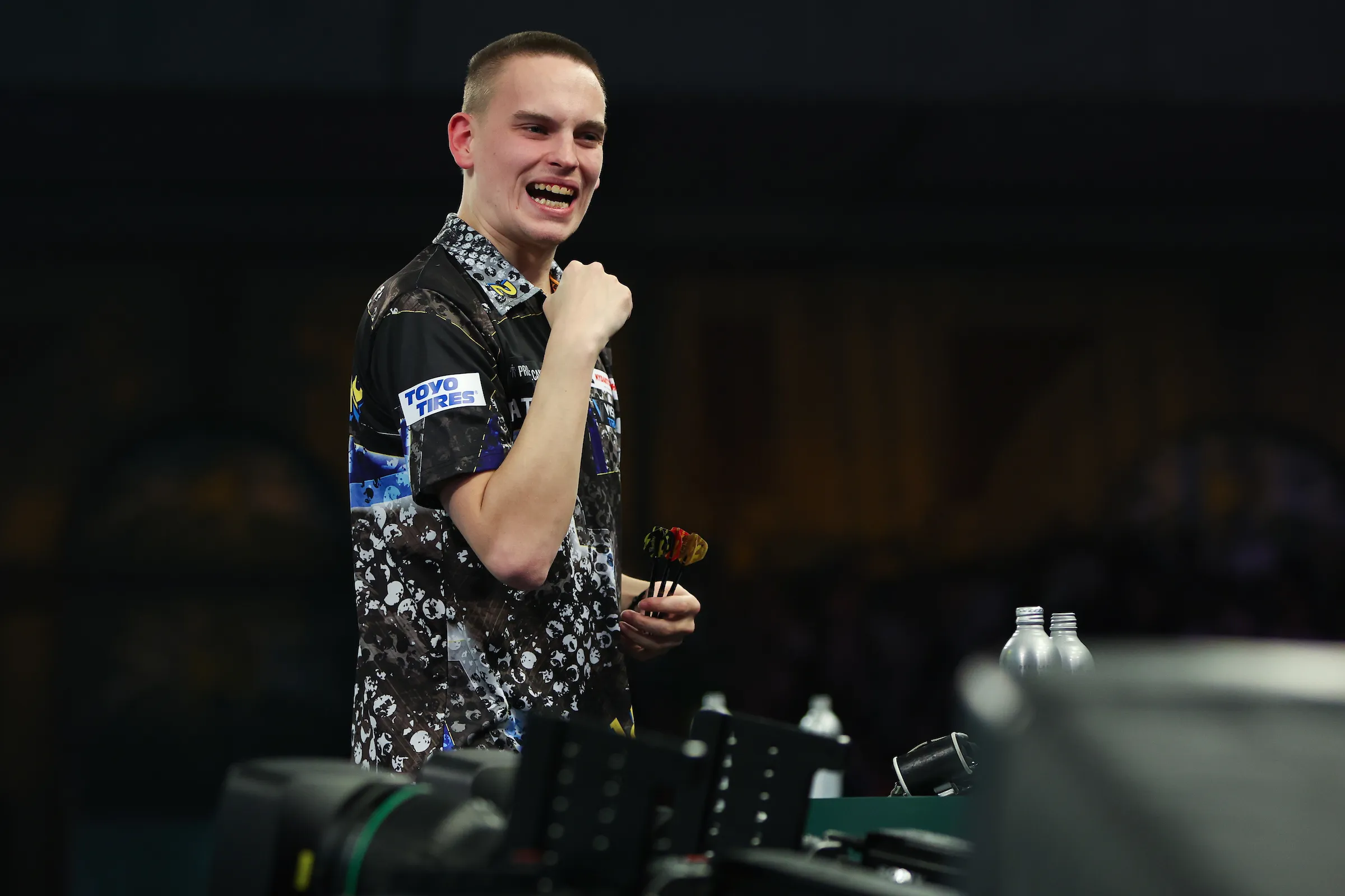 Ricardo Pietreczko en Dave Chisnall strijden om de titel in Flanders Darts Trophy