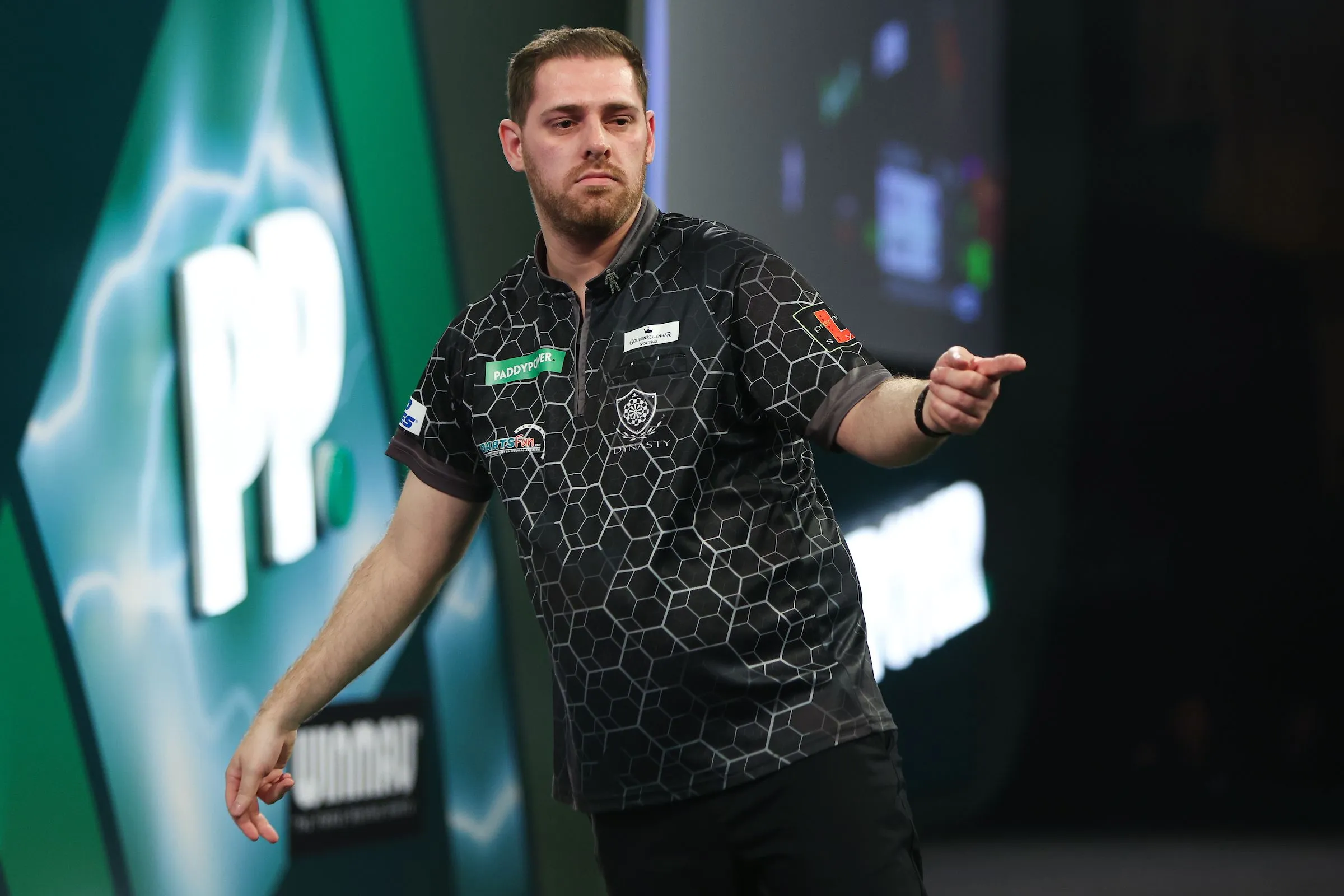 Belgian Darts Open vrijdagmiddag: Berry van Peer en Wattimena boeken overwinning