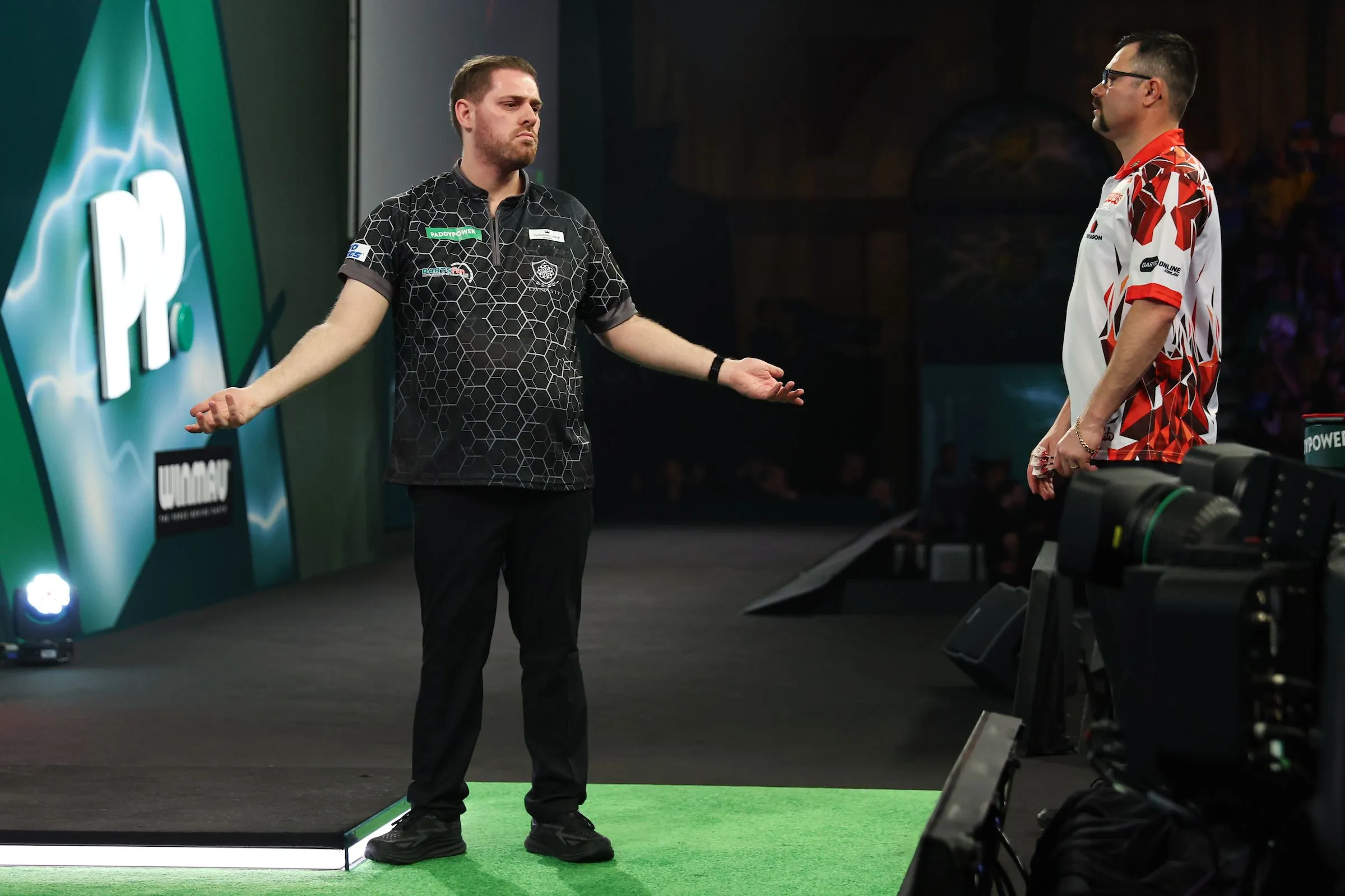 Van Peer en Landman plaatsen zich voor Austrian Darts Open, O'Connor imponeert met monsterlijk gemiddelde