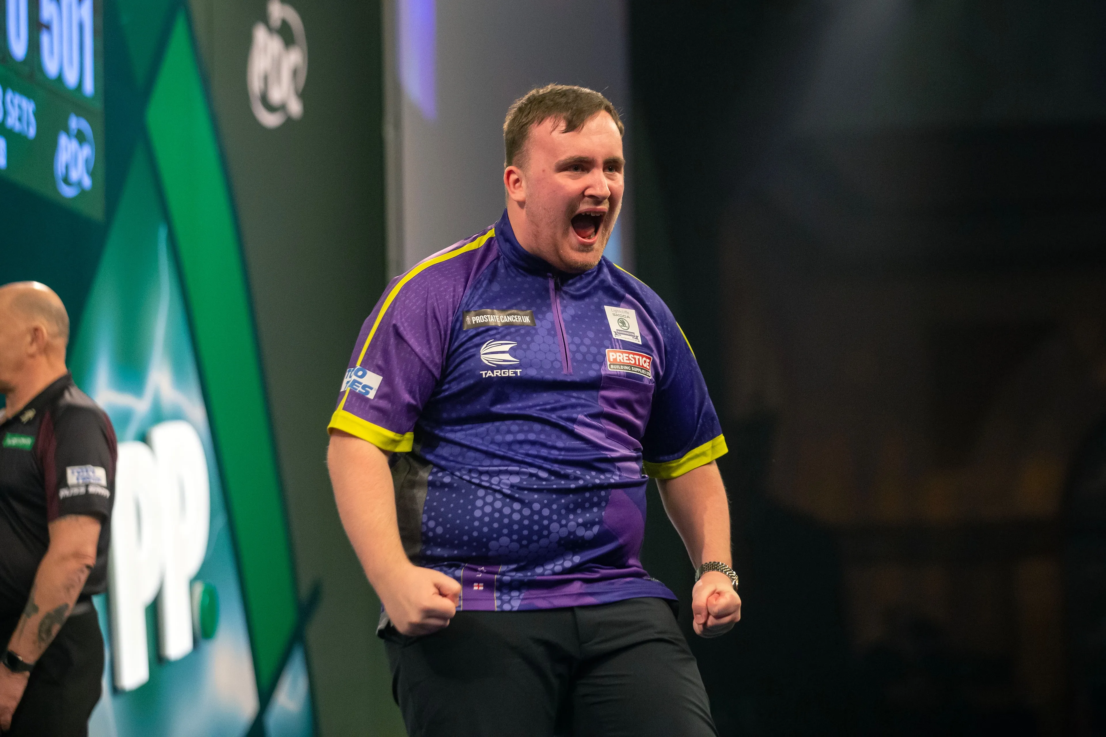 16-Jarige darts sensatie The Nuke Littler verplettert voormalige Wereldkampioen Kist, wisselende Wright ligt eruit
