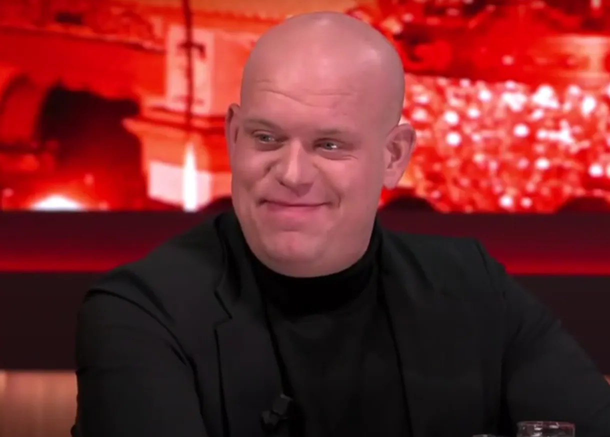 Michael van Gerwen grapt nadat hem beelden worden voorgeschoteld: "Wanne kut leg"
