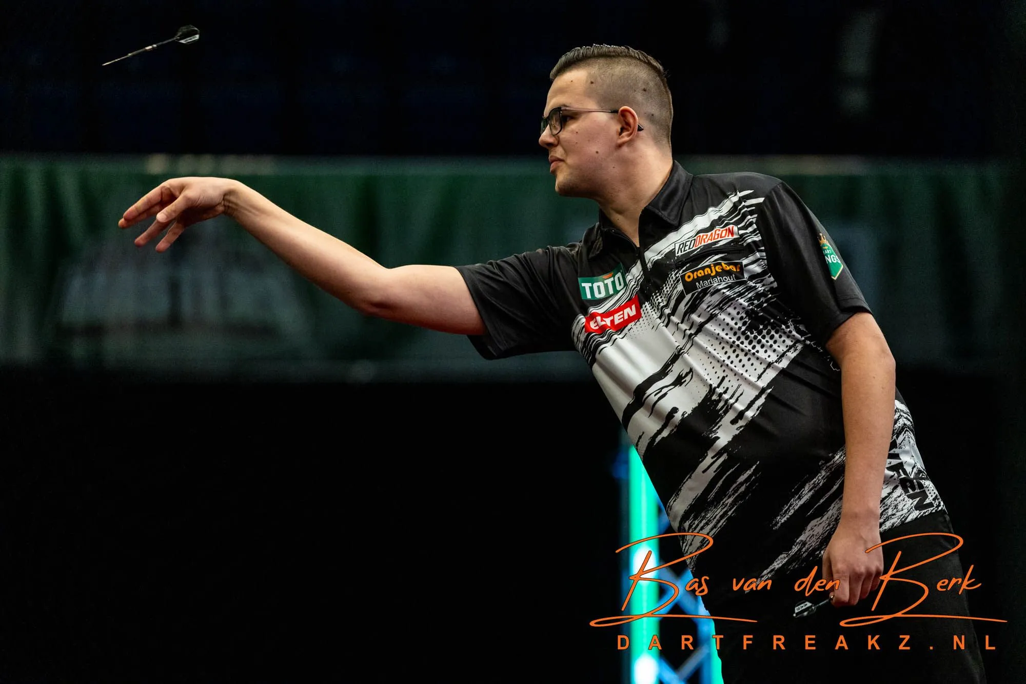 German Darts Grand Prix zaterdagavond: Van Veen en Van den Bergh door naar zondag