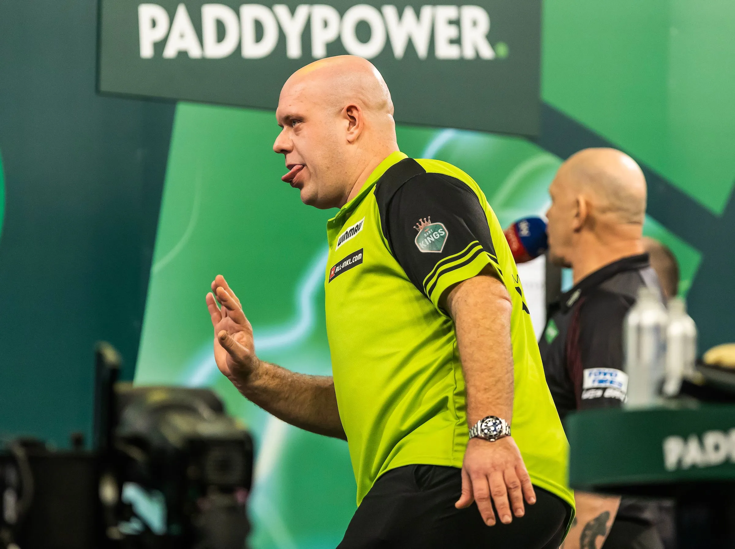 Misselijkheid kantelt Van Gerwen's WK Darts parcours: uitschakeling in kwartfinale