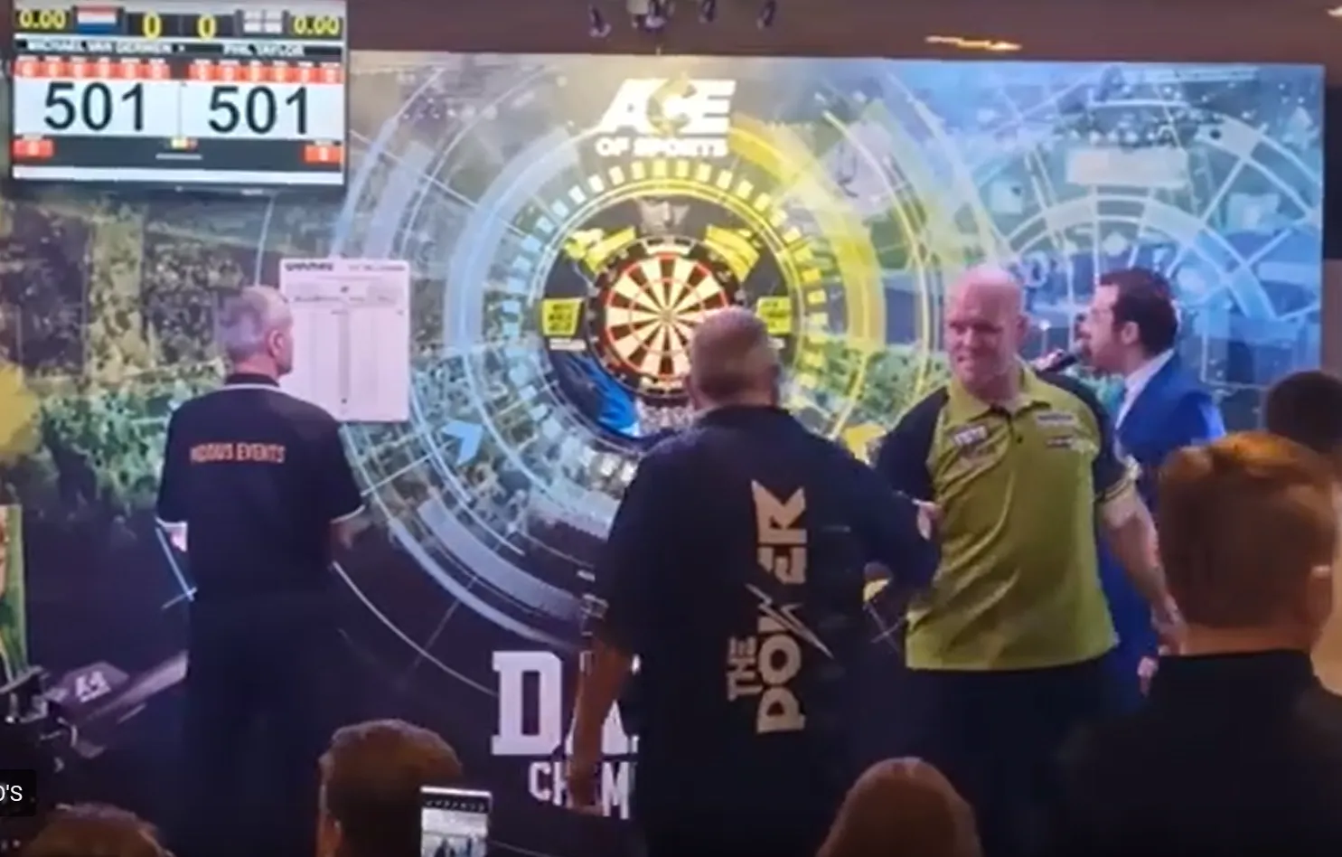 Beelden van het laatste duel tussen Michael van Gerwen en Phil Taylor dit weekend