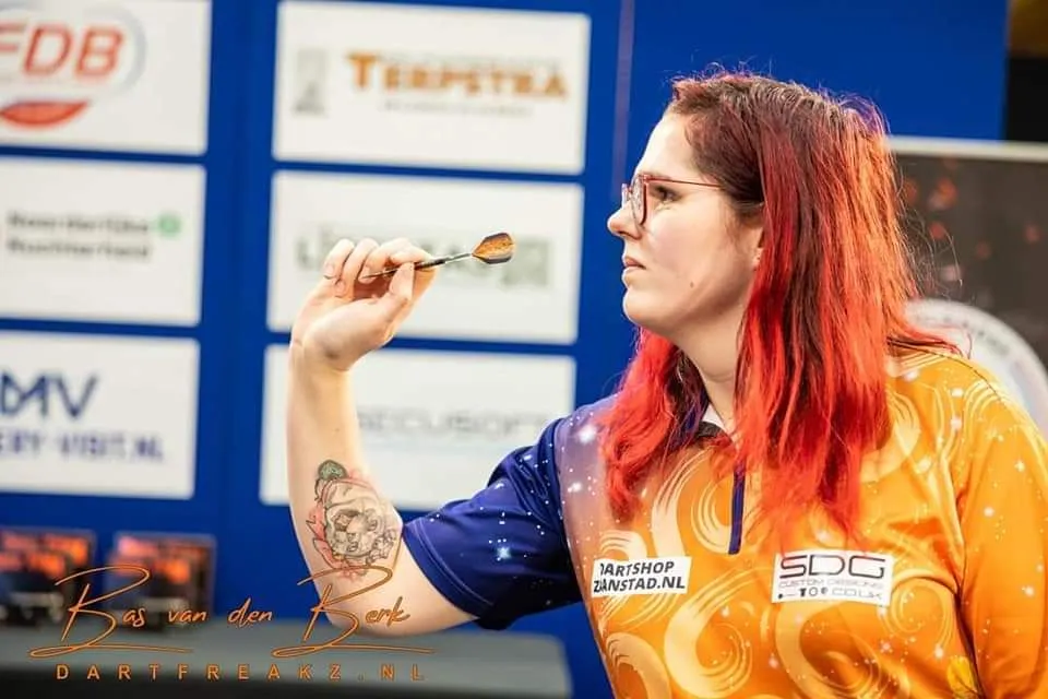 Noa-Lynn van Leuven pakt haar eerste titel op PDC Women's Series 2024