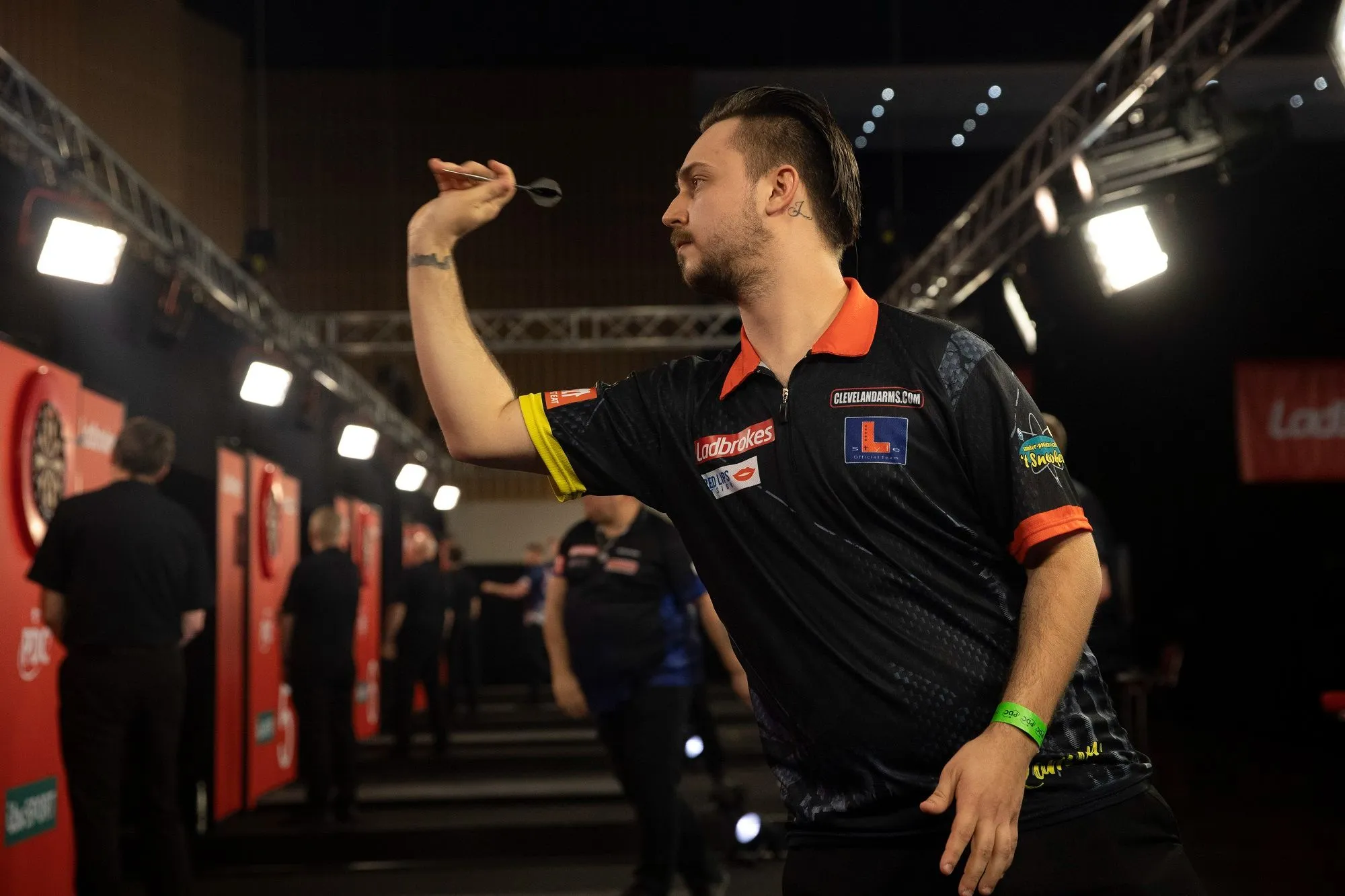 Raman en Hendryck eerste winnaars Winmau Belgian Darts Tour toernooien in Kortrijk