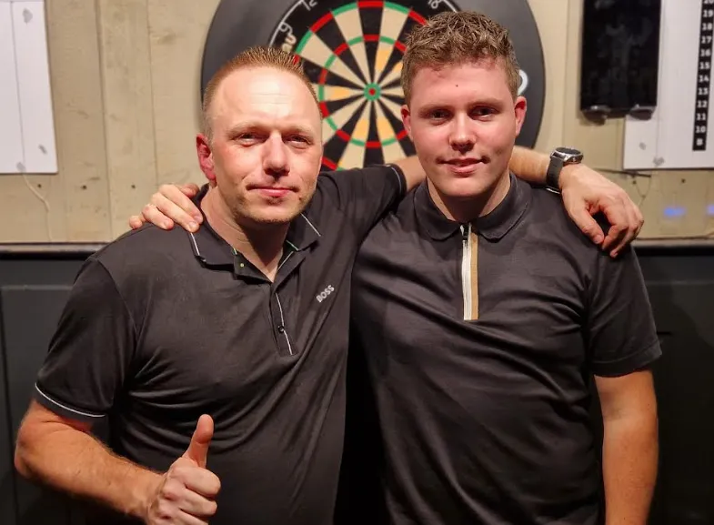 Winst in het Oranjebar Kermis Darttoernooi 2024 is voor Moreno Blom