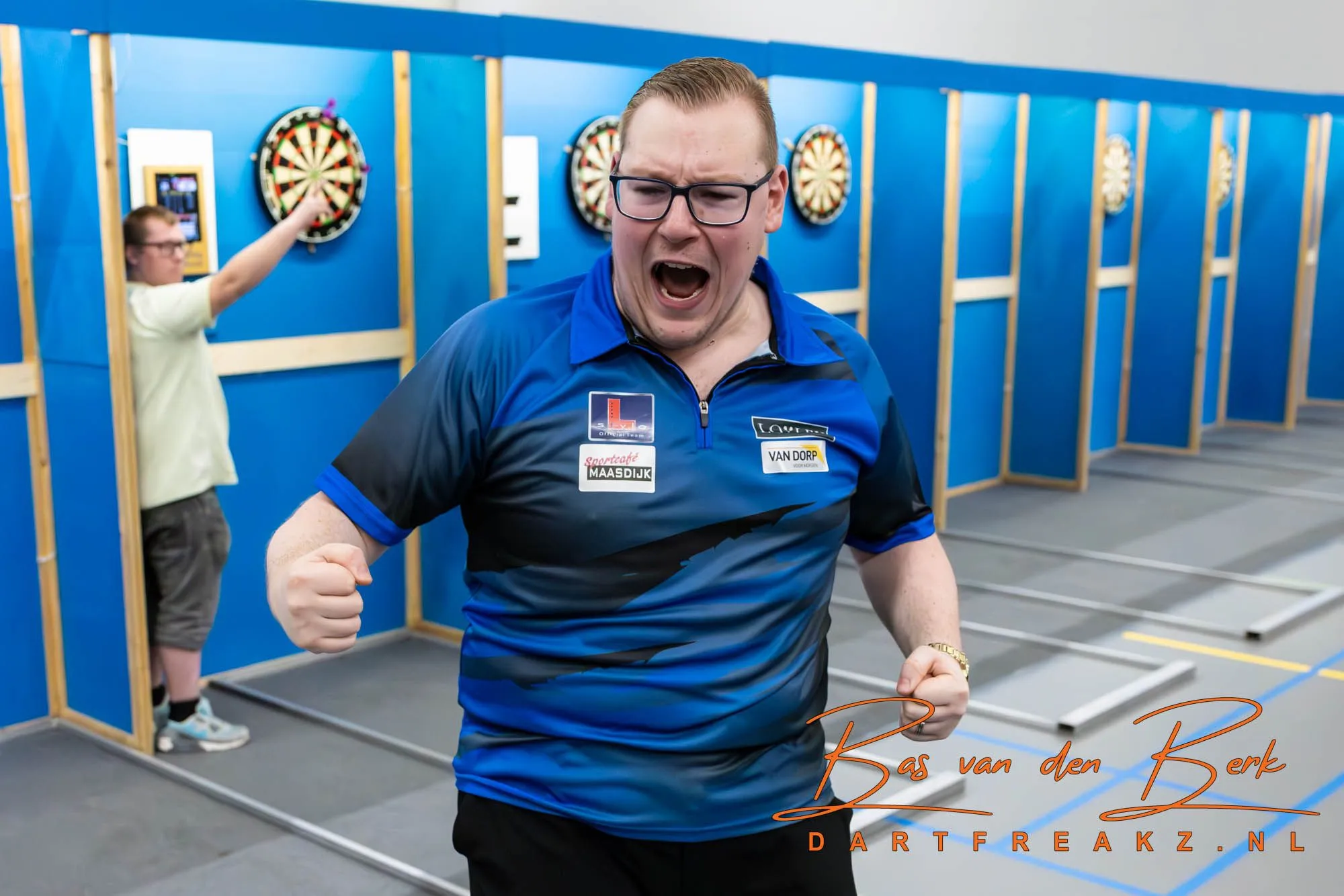 9-darter alert: Marvin van Velzen gooit een perfecte leg een plaatst zich voor Finals night