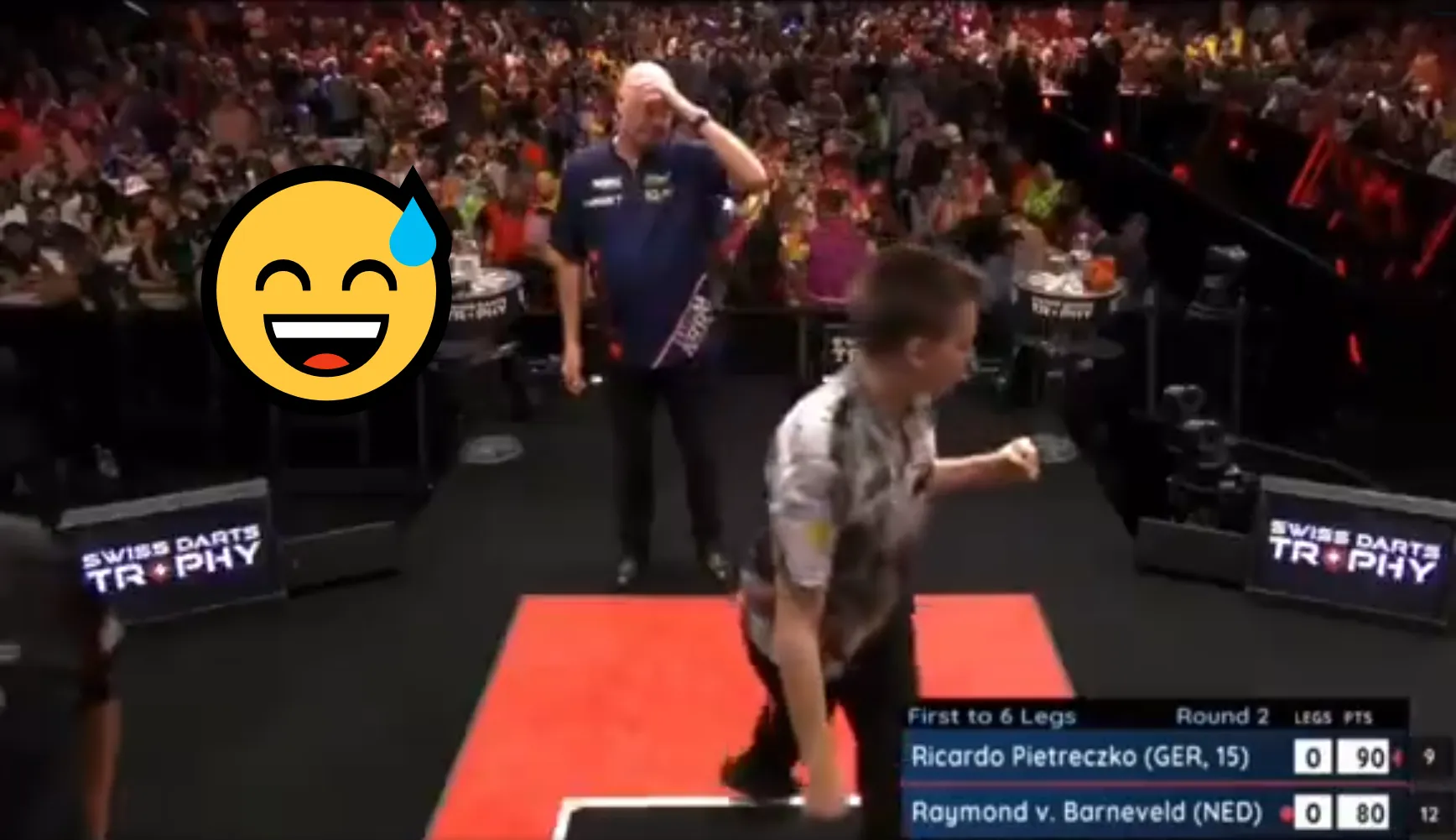 Verbazing om dit moment tijdens partij tussen Van Barneveld en Pietreczko