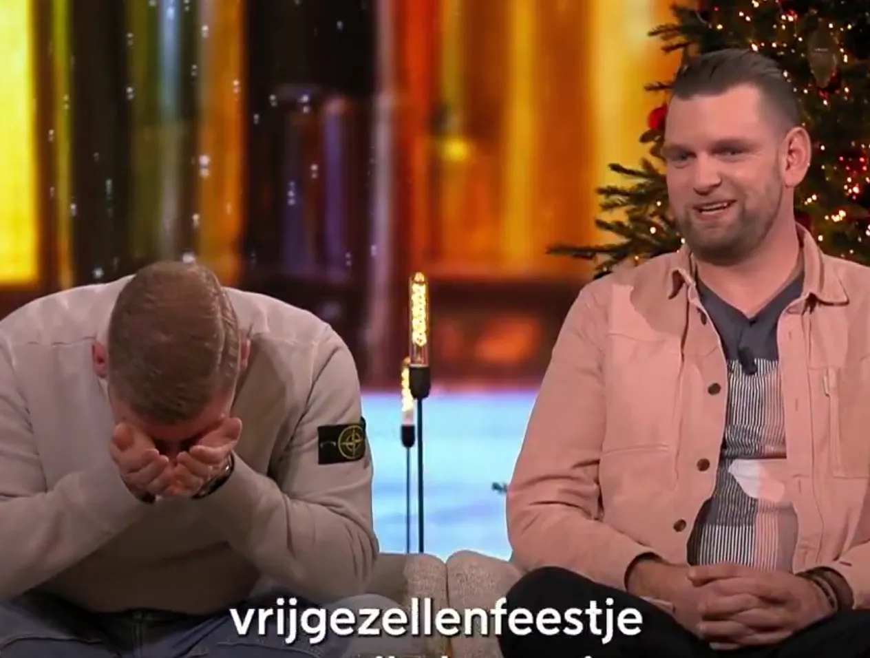 Gênante foto van darts analist Martijn Kleermaker zorgt voor hilariteit op live televisie
