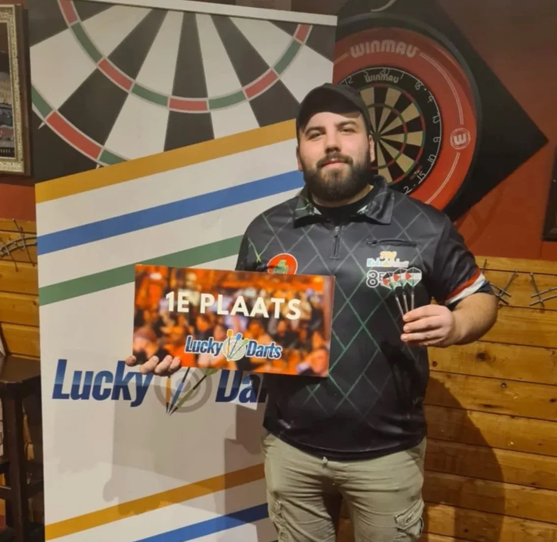 Elmedin Jakub wint Lucky Darts Jaaropening Toernooi