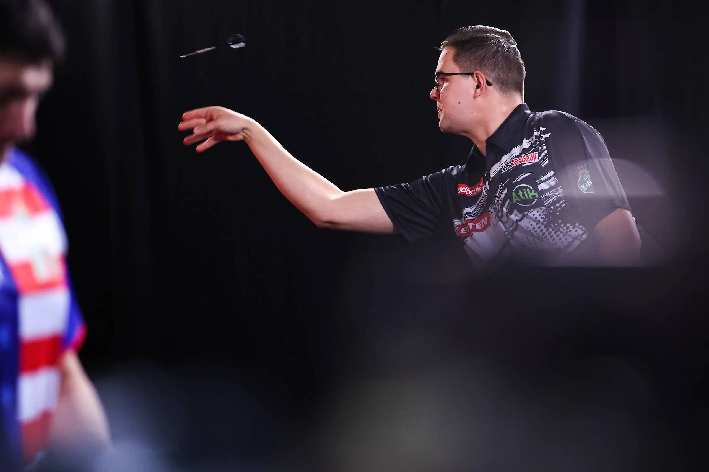 European Darts Trophy: Van Veen en De Decker naar tweede ronde, Van Barneveld naar huis