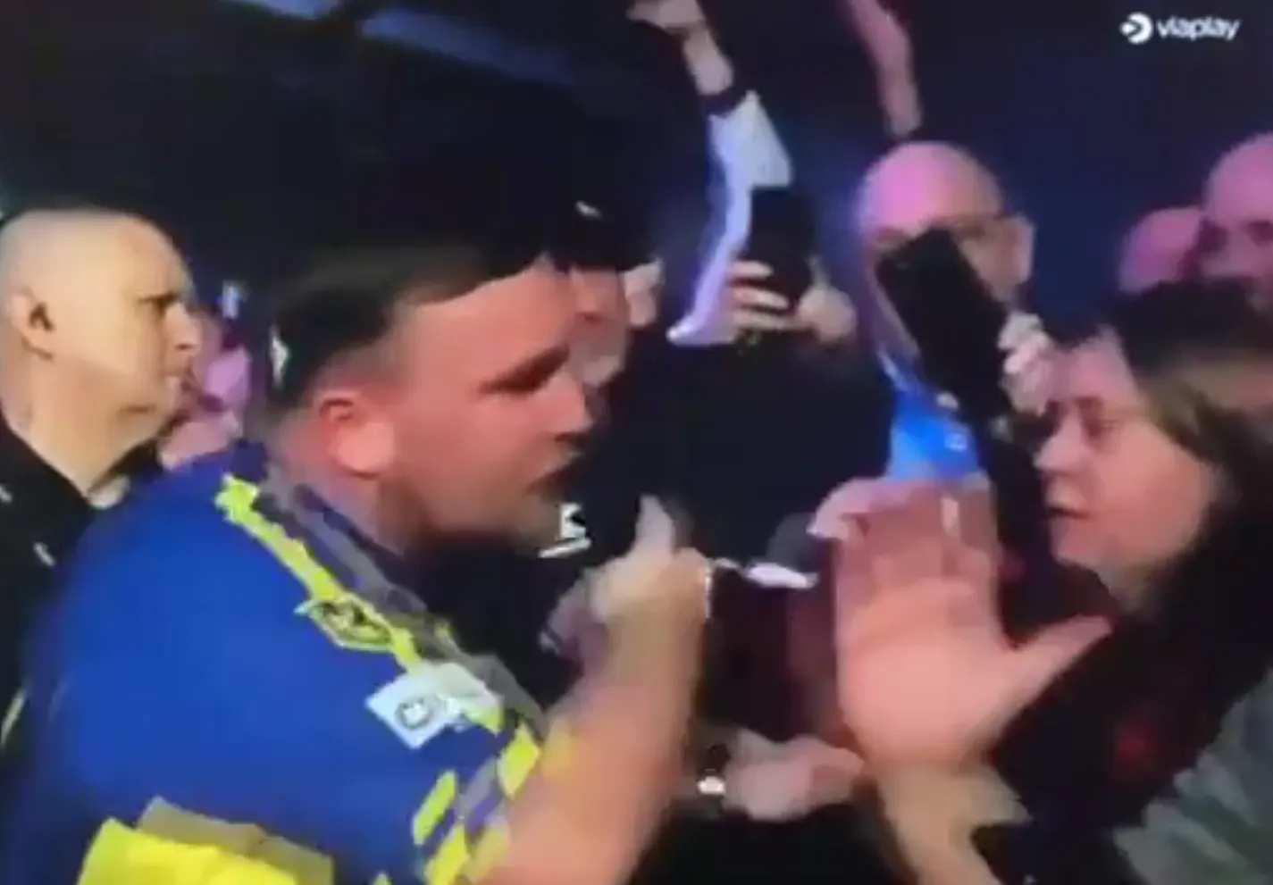 VIDEO: Dit is wat er gebeurde tijdens de walk-on van Luke Littler waarna hij woest werd