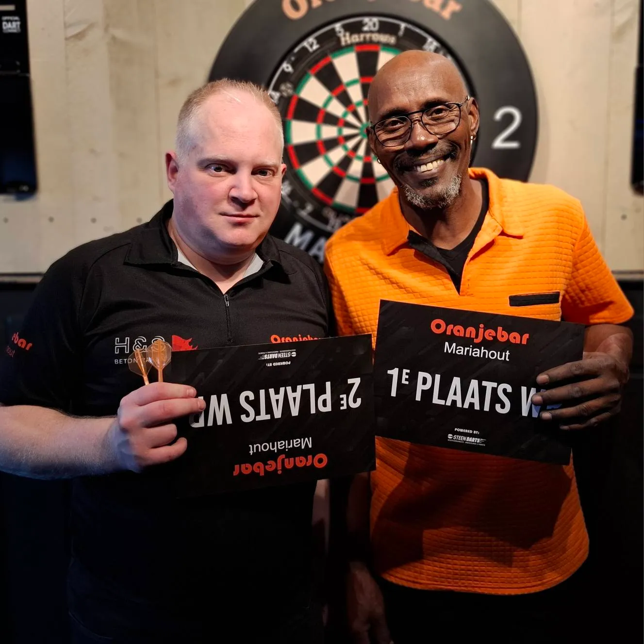 Junni Ruiter wint het eerste Harrows Quadro 240 darttoernooi in Oranjebar Mariahout