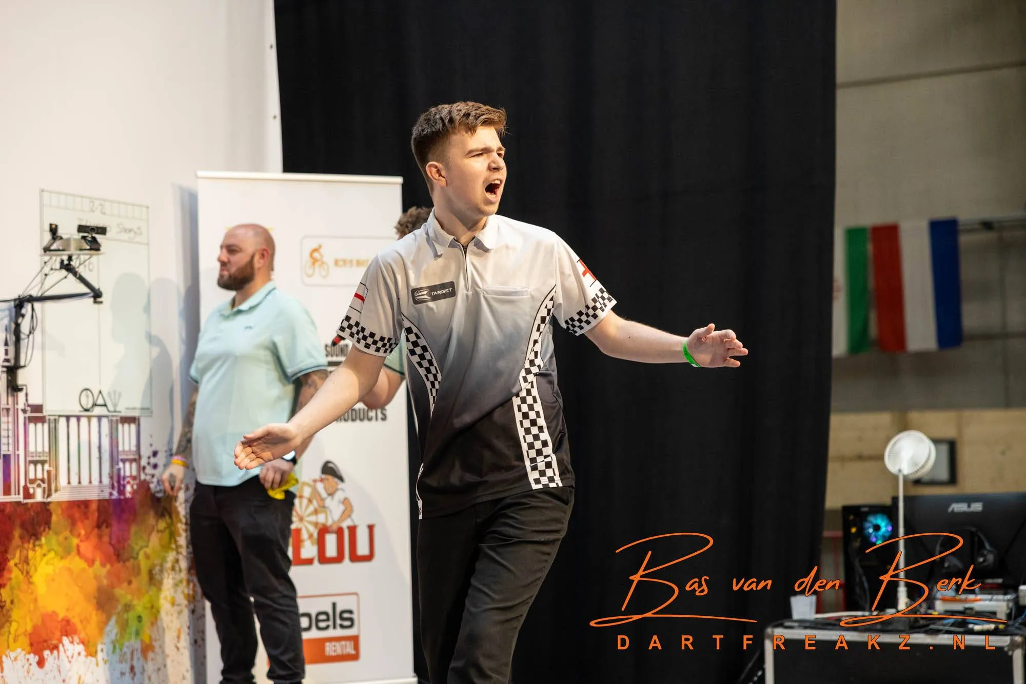 Jenson Walker kroont zich tot kampioen van Serie 10 bij Modus Super Series