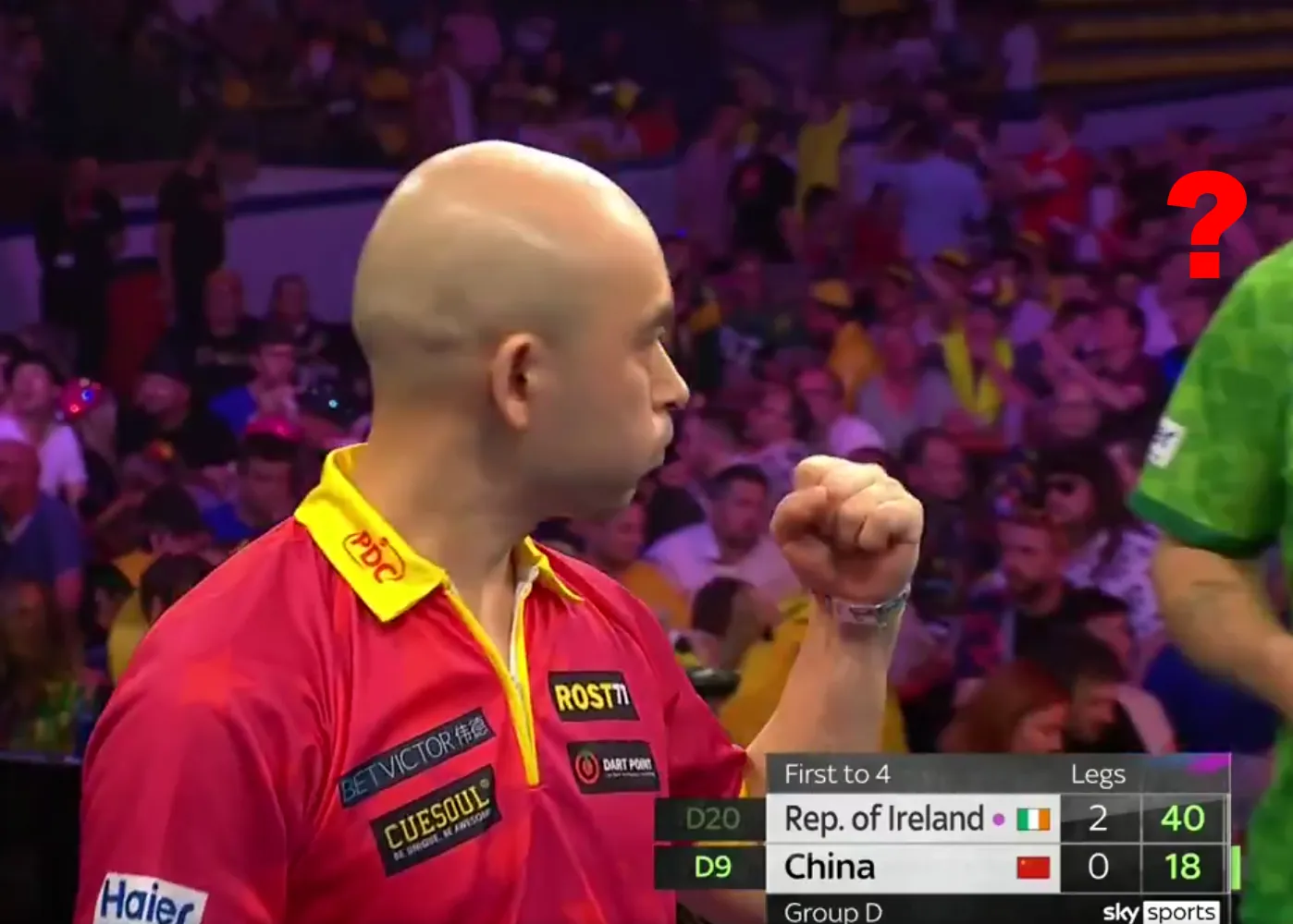 Chinese speler viert legwinst op PDC World Cup of Darts 2025 maar dan gebeurt er dit
