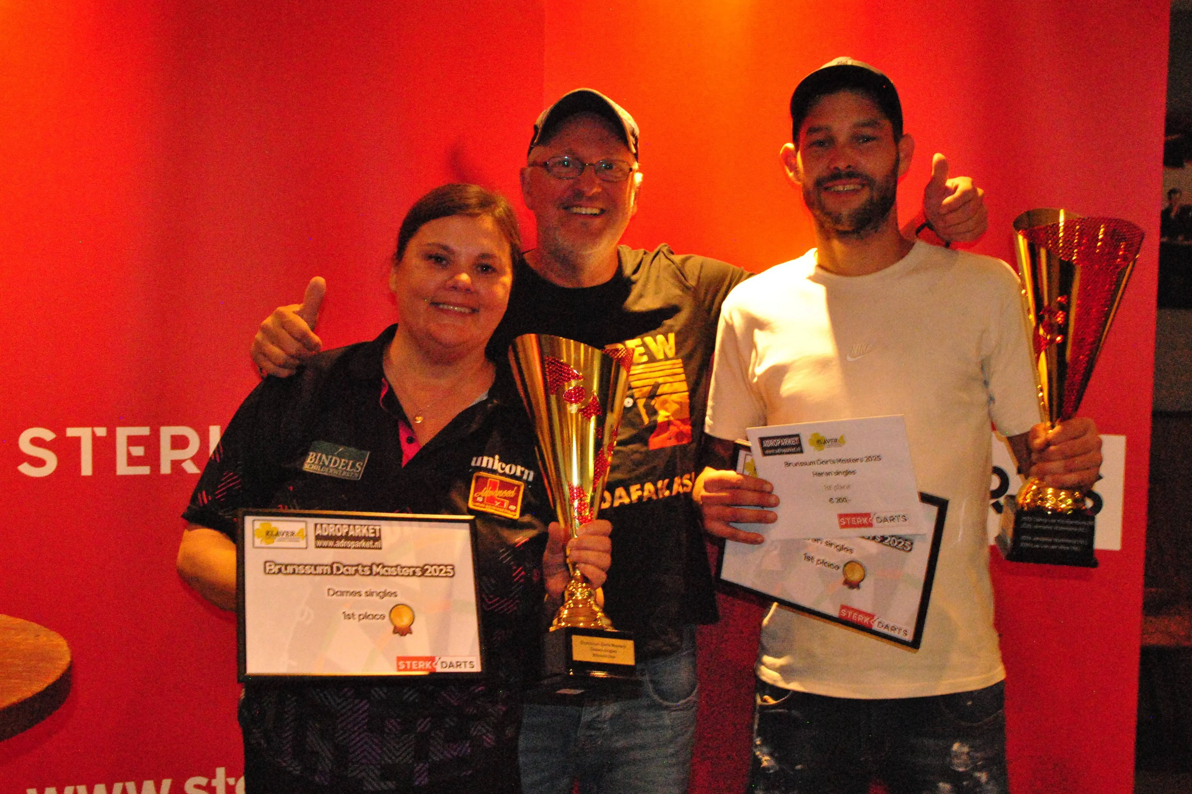 Lee van der Wijck en Irina Armstrong grijpen titels op Brunssum Darts Masters 2025