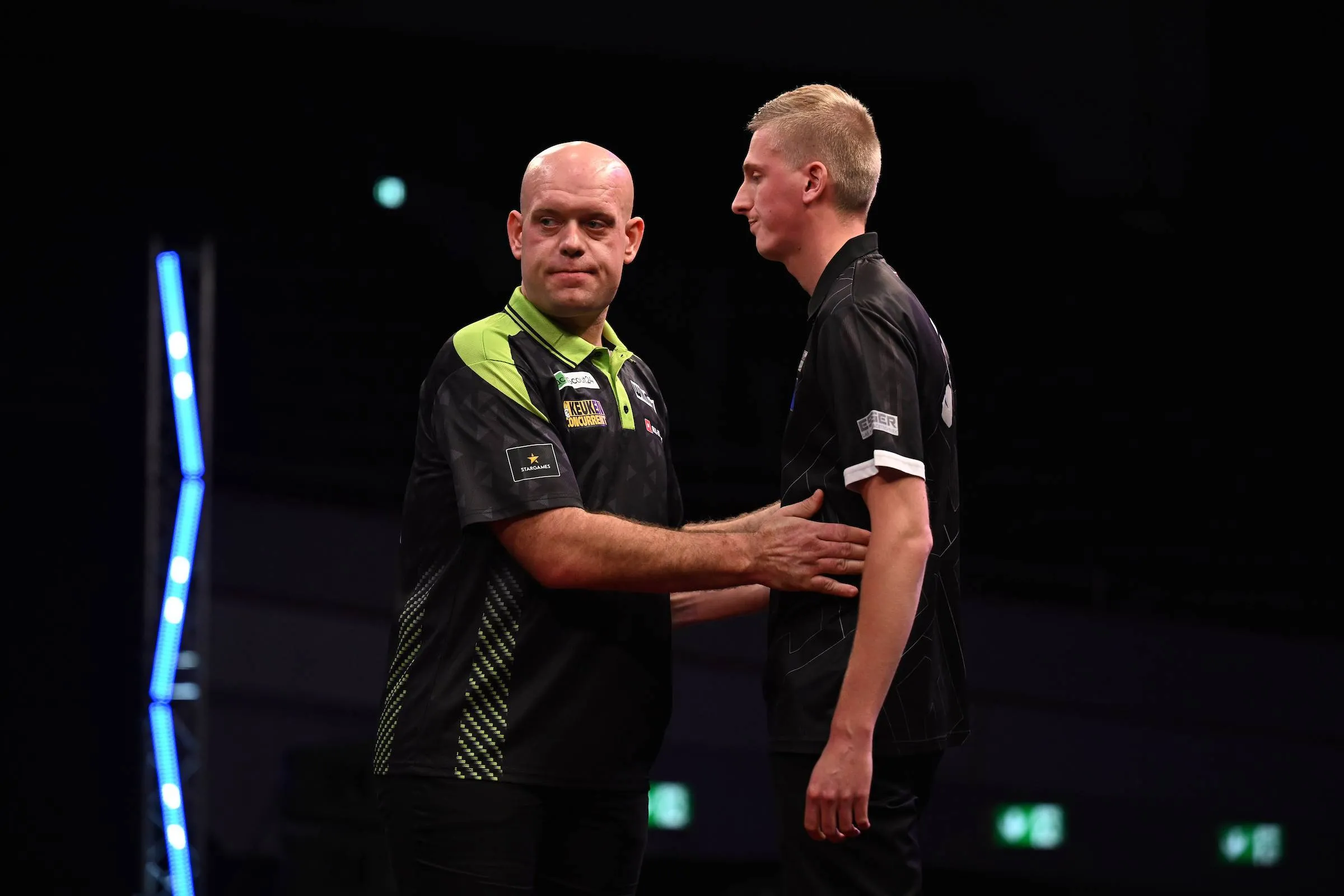 Van Gerwen ontsnapt in Nederlandse thriller – Van Veen en Schindler overtuigen, Dobey sluit af in stijl