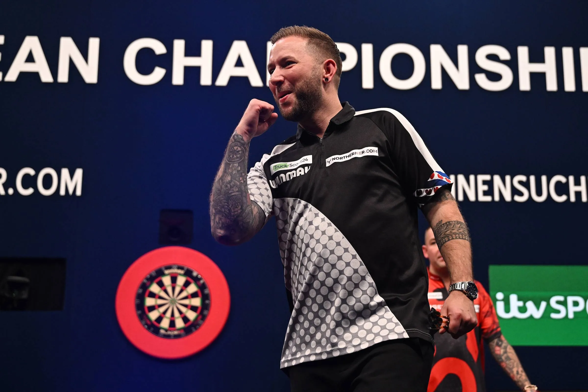 EK Darts dag 3: Noppert maakt indruk en Pietreczko verslaat Wattimena, Luke littler ligt eruit