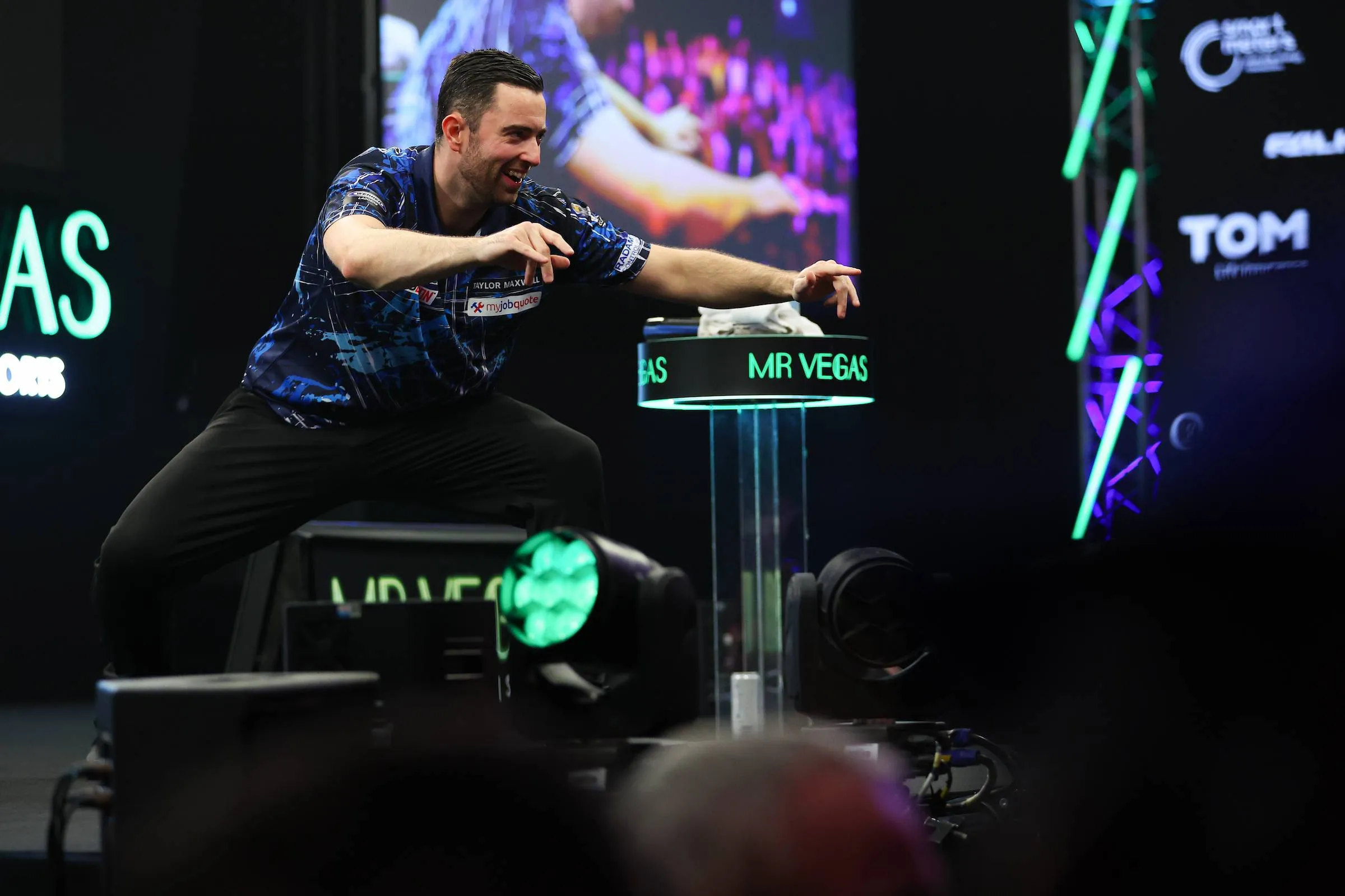 LIVE: Humphries en Littler overtuigen, Van Gerwen en Bunting nog in actie bij slot van zaterdagavond