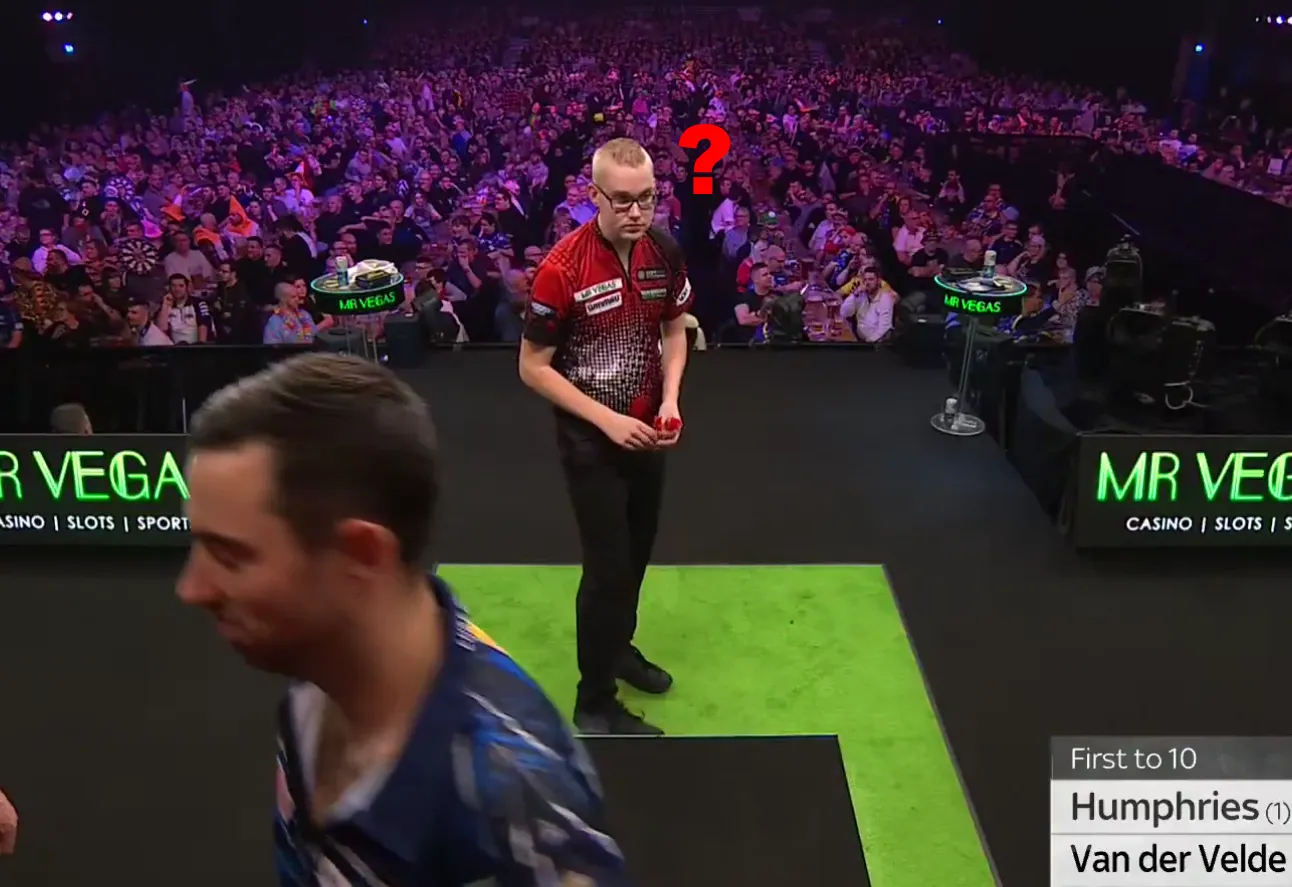 Wat Luke Humphries hier flikt tegen Jurjen van der Velde kan eigenlijk helemaal niet