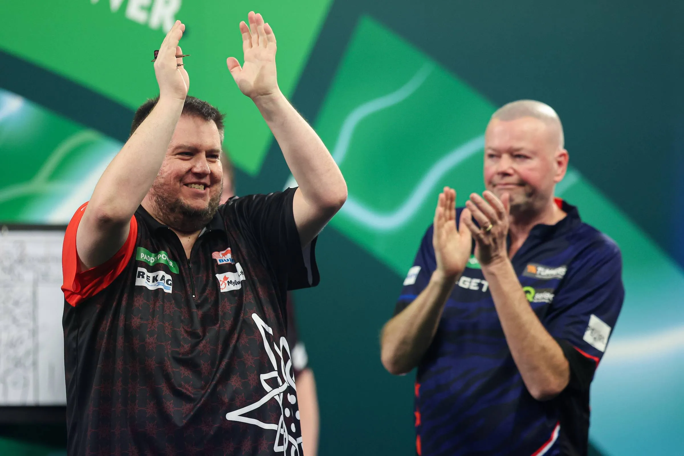 Teleurstellende woensdagavond: Van Barneveld direct uitgeschakeld op WK Darts, Sevada, Wade en Schindler wel door