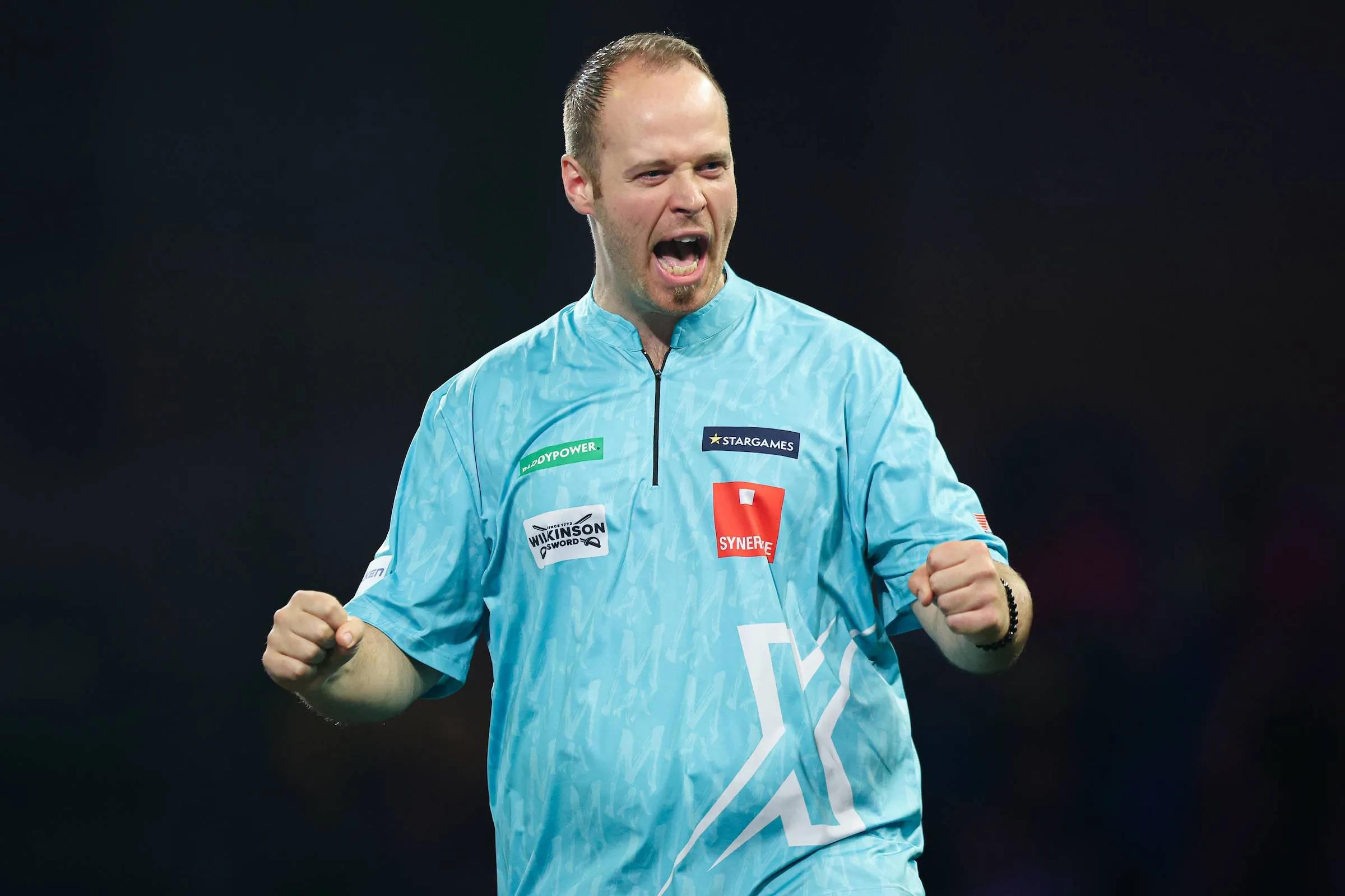 Bemachtig de gesigneerde Bull’s NL darts van Max Hopp in de KiKa-veiling