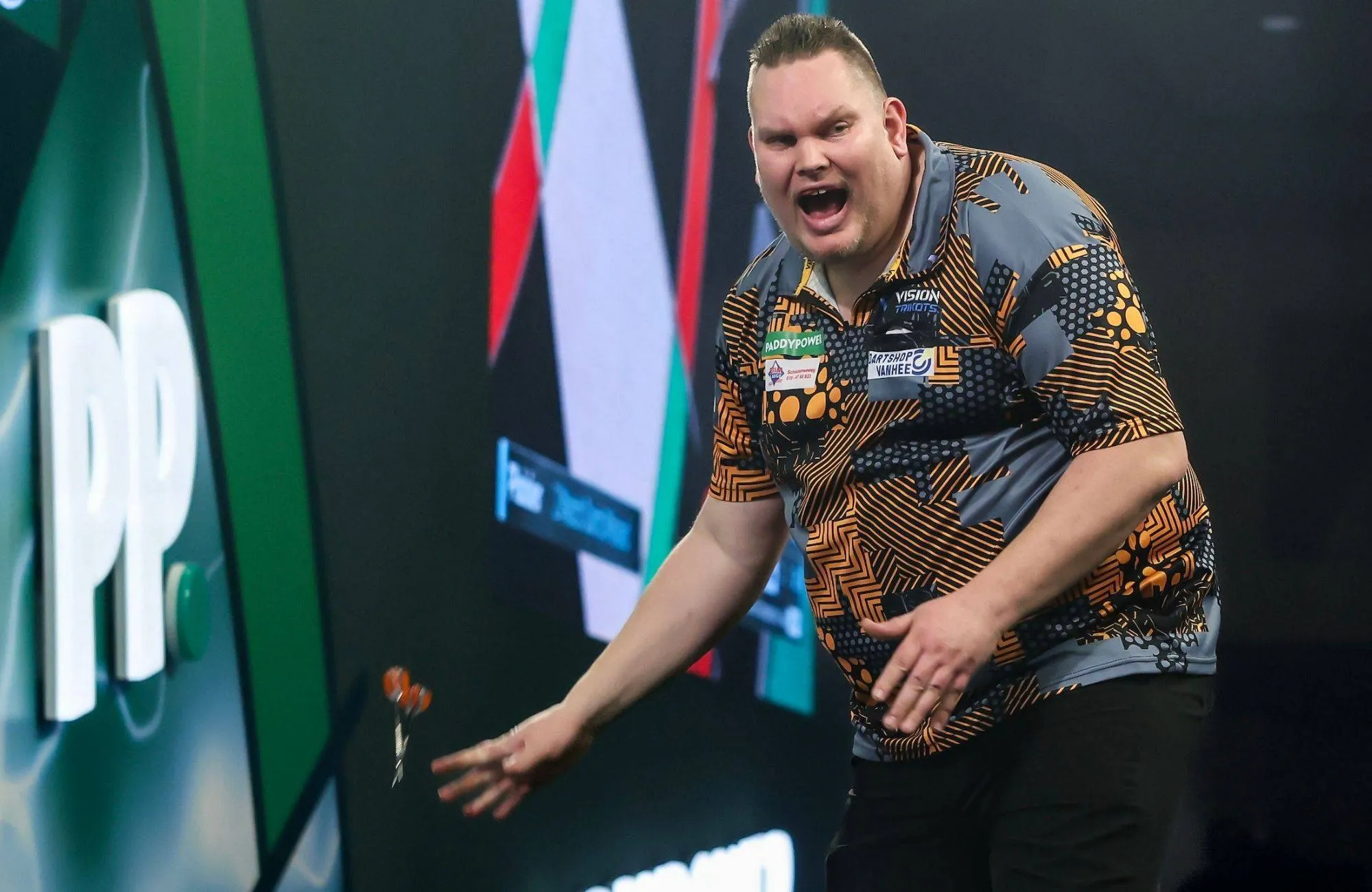 ‘Ik stond te trillen als een aardbeving’, Plaisier stunt met 3-0 zege op topfavoriet Gerwyn Price