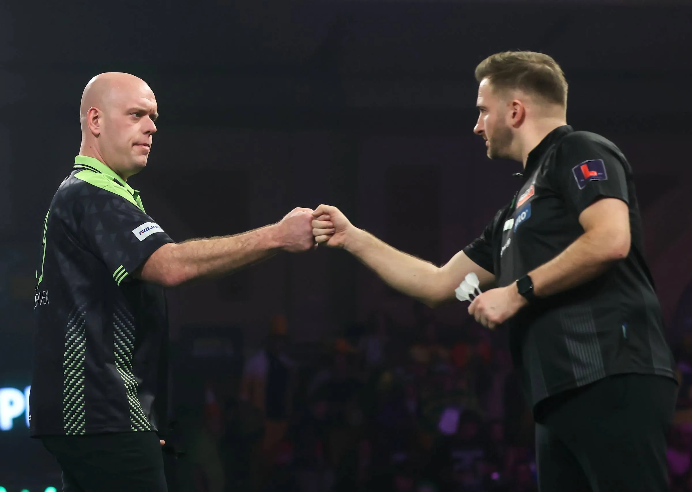 ‘Iedereen gaat in de polonaise bij 103 gemiddeld, ik gooi 99 en dan is het “mwah”’, Van Gerwen klaar voor El Clásico met Anderson
