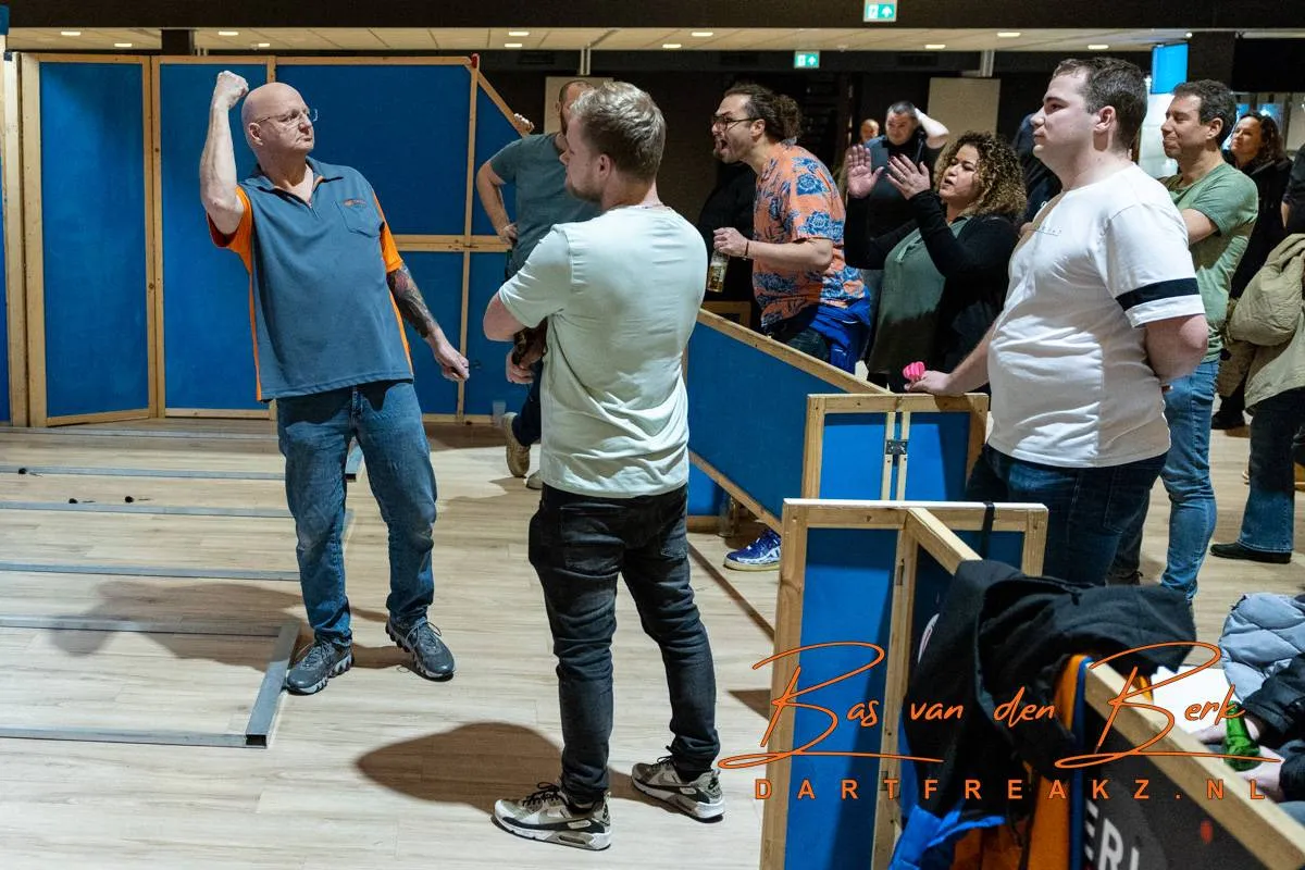 Gerco van den Hazel en Joop de Vries pakken mix koppels op Texel Darts Trophy weekend 1