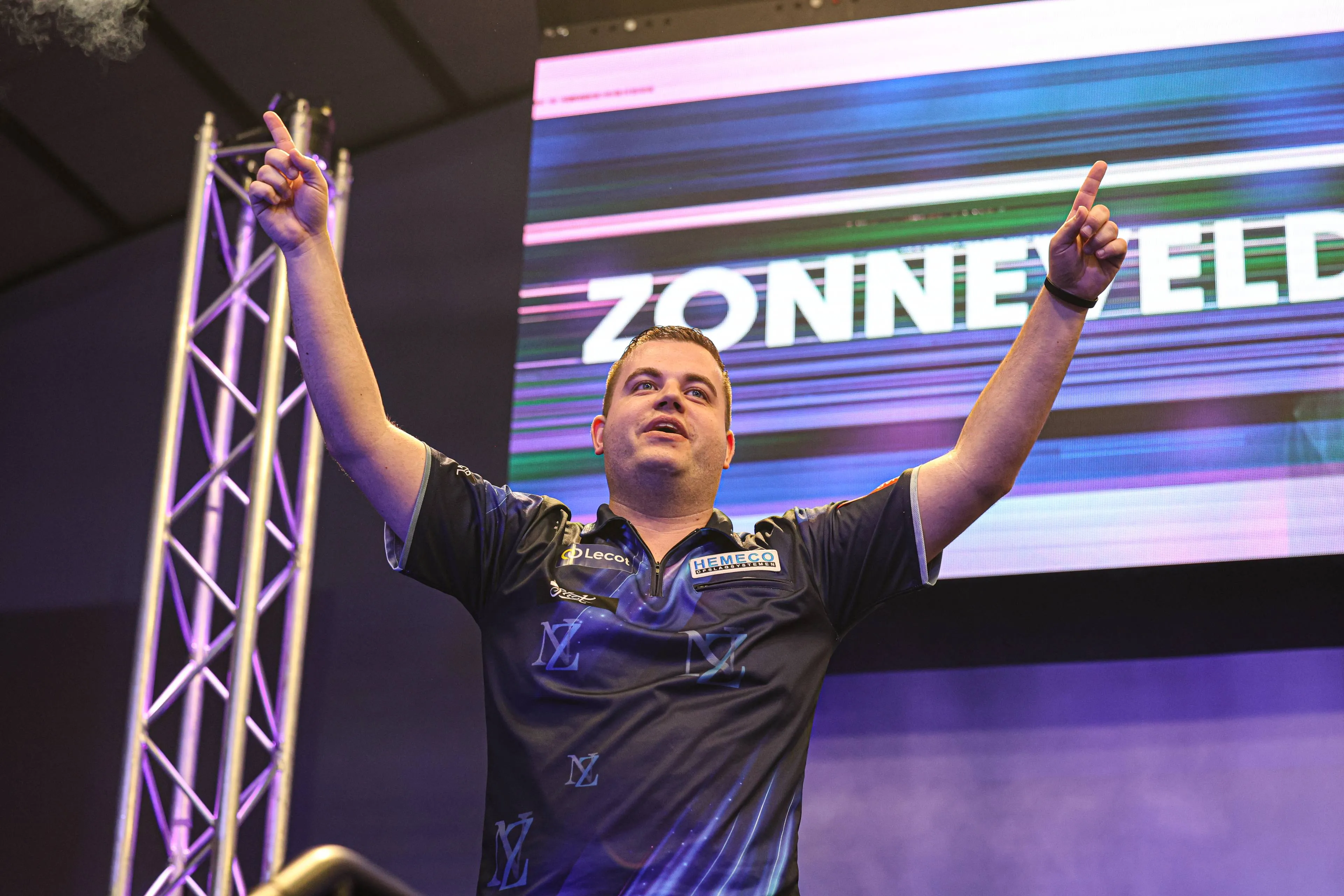 Austrian Darts Open vrijdagmiddag: Doets klopt Landman, Zonneveld strijdend voorbij Hurrell