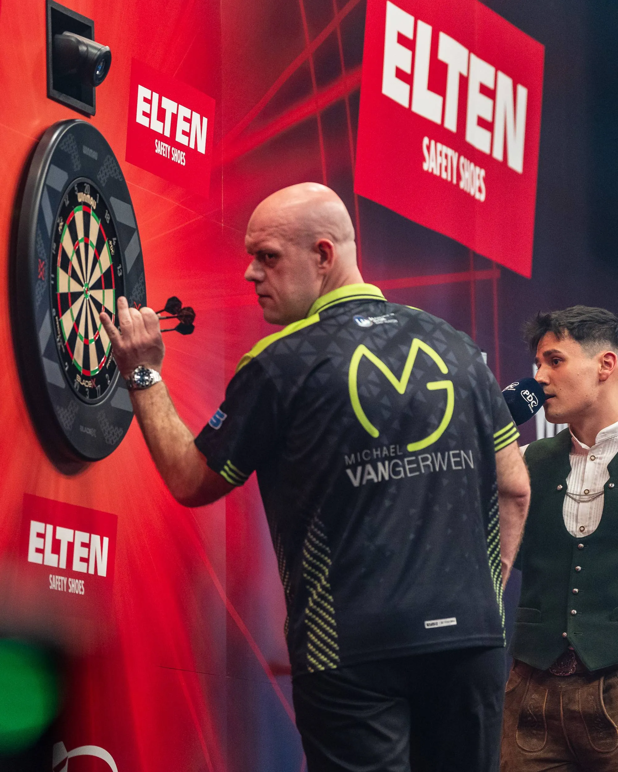 PDC_ET04_SU405_van_Gerwen-Springer-15