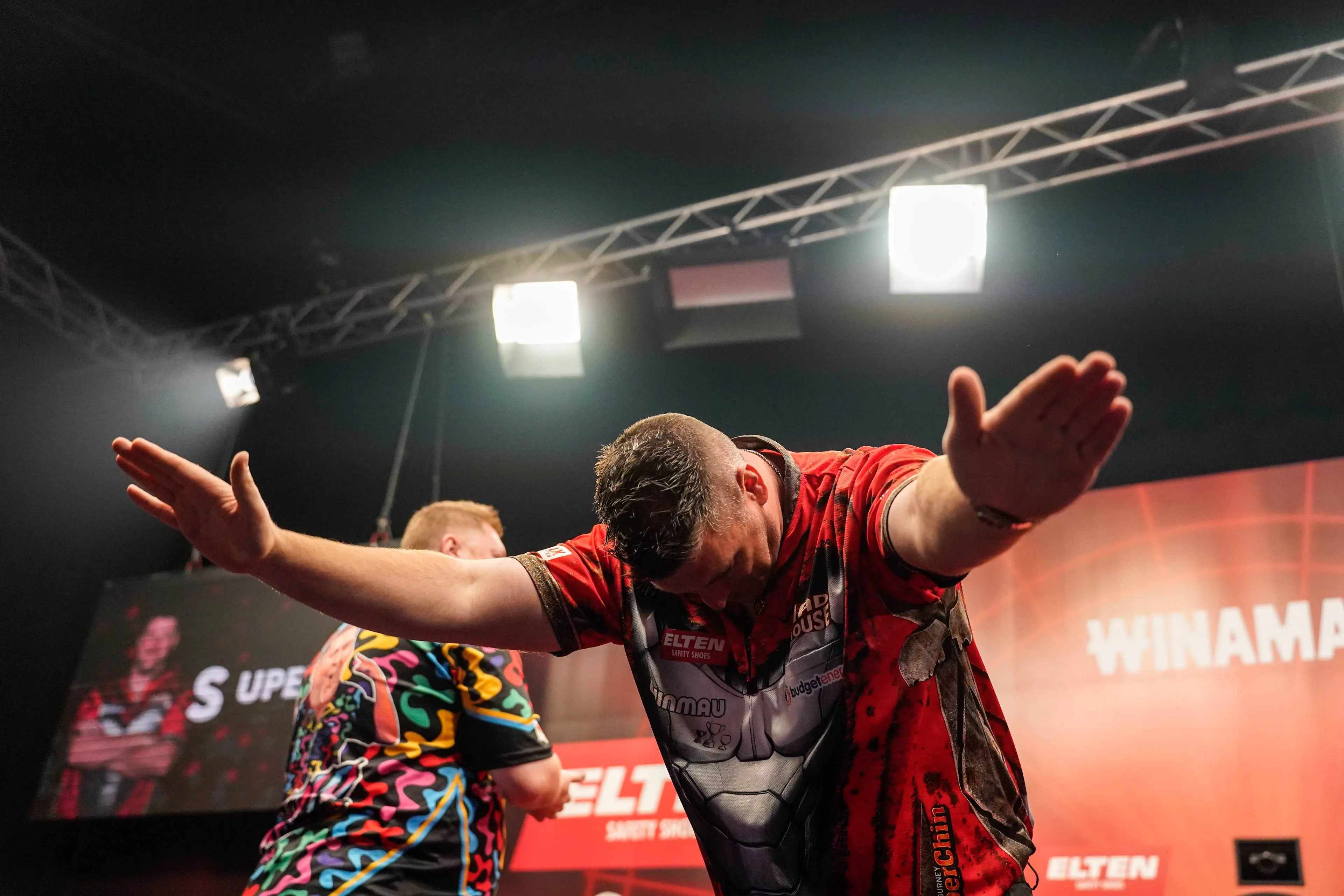 Daryl Gurney klaar met Europees publiek na nieuw fluitconcert: ‘Vraag me niet meer om handtekeningen of foto’s’