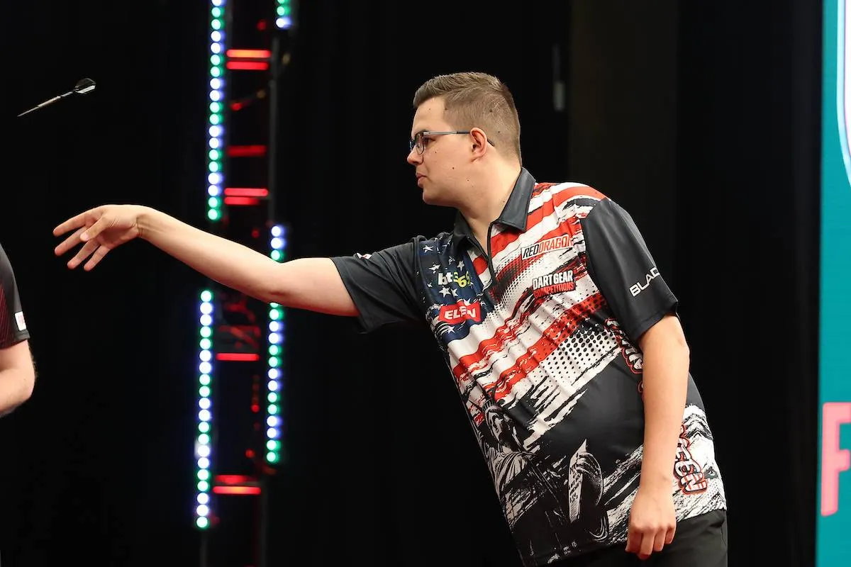 Gian van Veen overtuigt bij debuut in New York, terwijl Josh Rock hard onderuitgaat op US Darts Masters