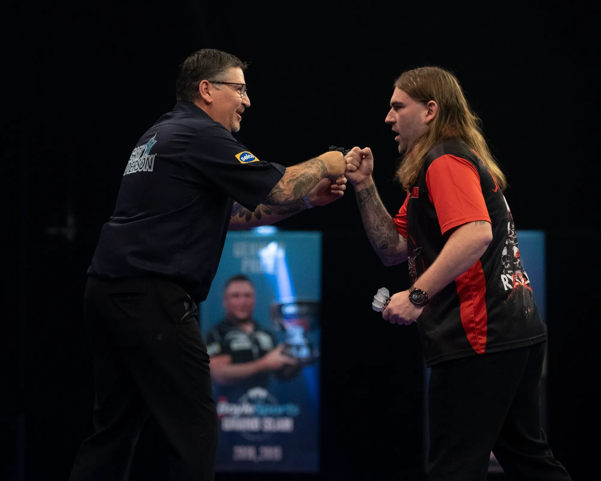 Anderson enjoys darts again: "Thanks to Ryan Searle, he constantly drags me to the practice board"