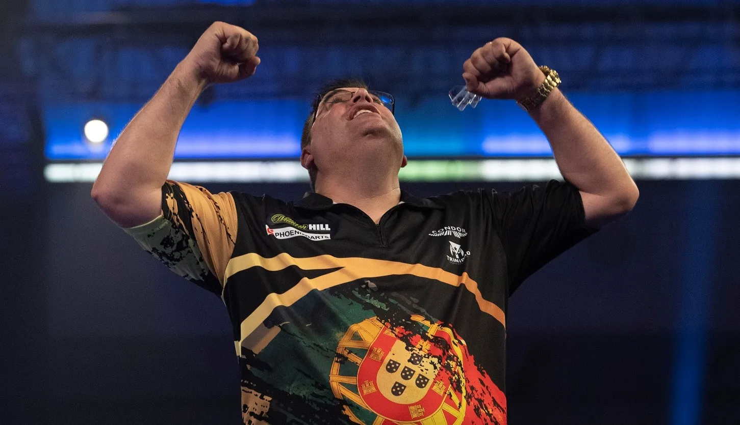 Debutant De Sousa shares the spoils with Cross to begin Premier League Darts campaign