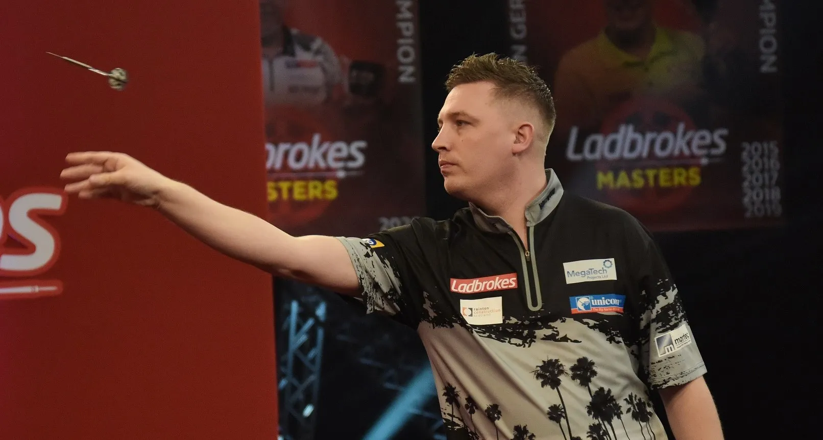 Dobey defeats De Sousa in dramatic Players Championship 18 final to win maiden PDC ranking title at Super Series 5