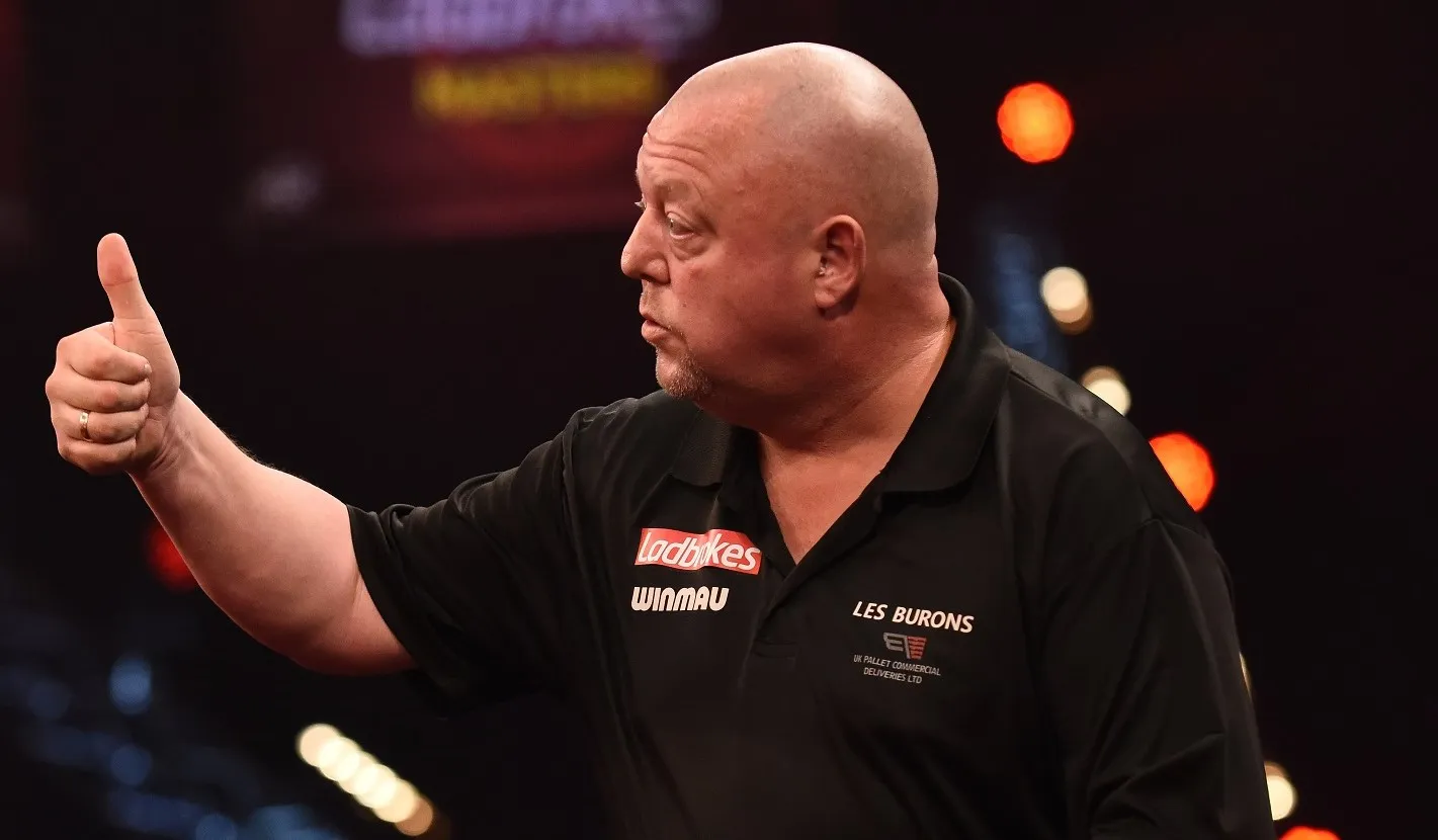 King eases past Cross to claim first Quarter-Final spot at The Masters