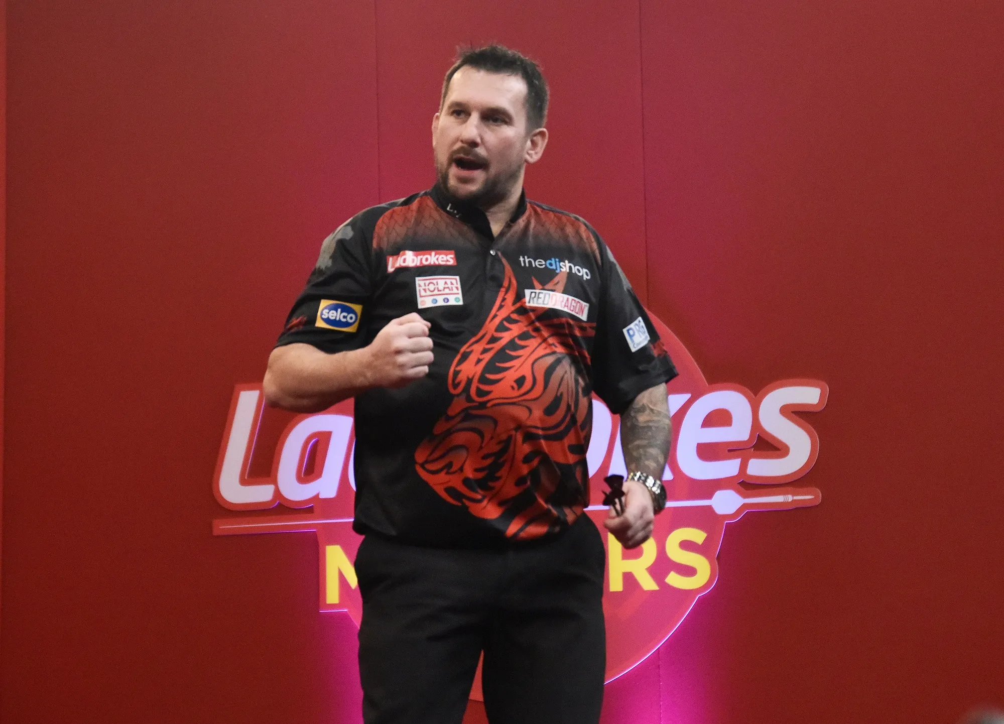 Clayton produces mesmeric display of finishing to defeat Wade in deciding leg thriller