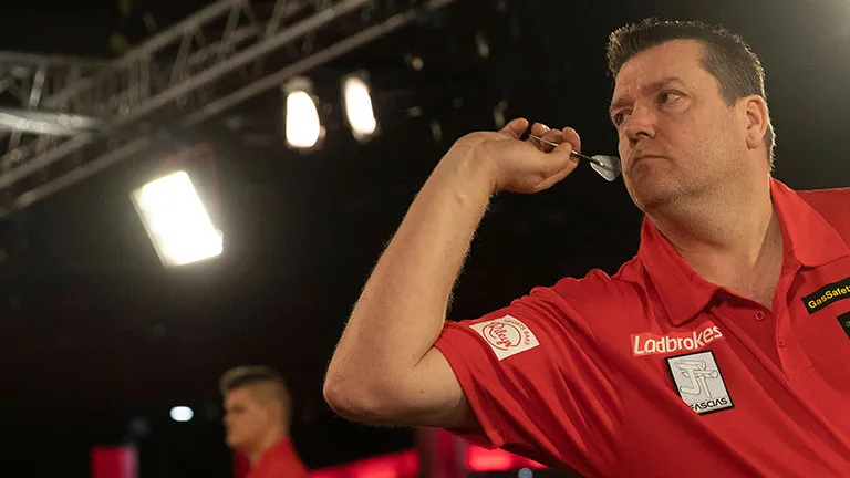Heaver claims PDC Tour Card on Day Two of UK Q-School with victory over Soutar in Final (Live Blog closed)