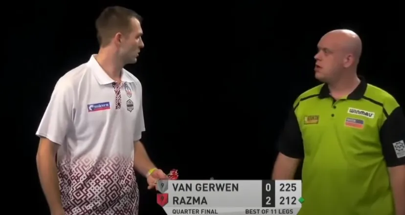 VIDEO: Van Gerwen exchanges words with Razma during final day at PDC Super Series