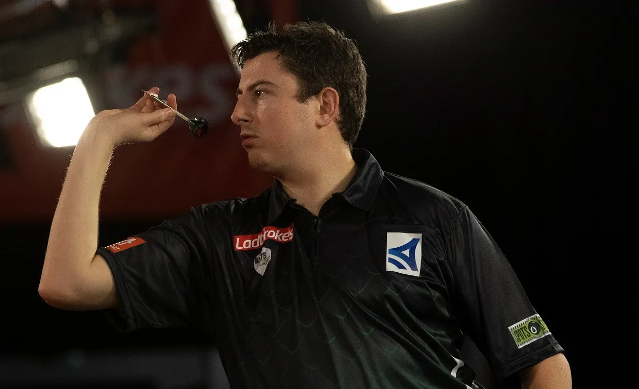 (VIDEO) "Peter Wright I don't know what he's on about": Nick Kenny relishing proving doubters wrong in Van Barneveld clash