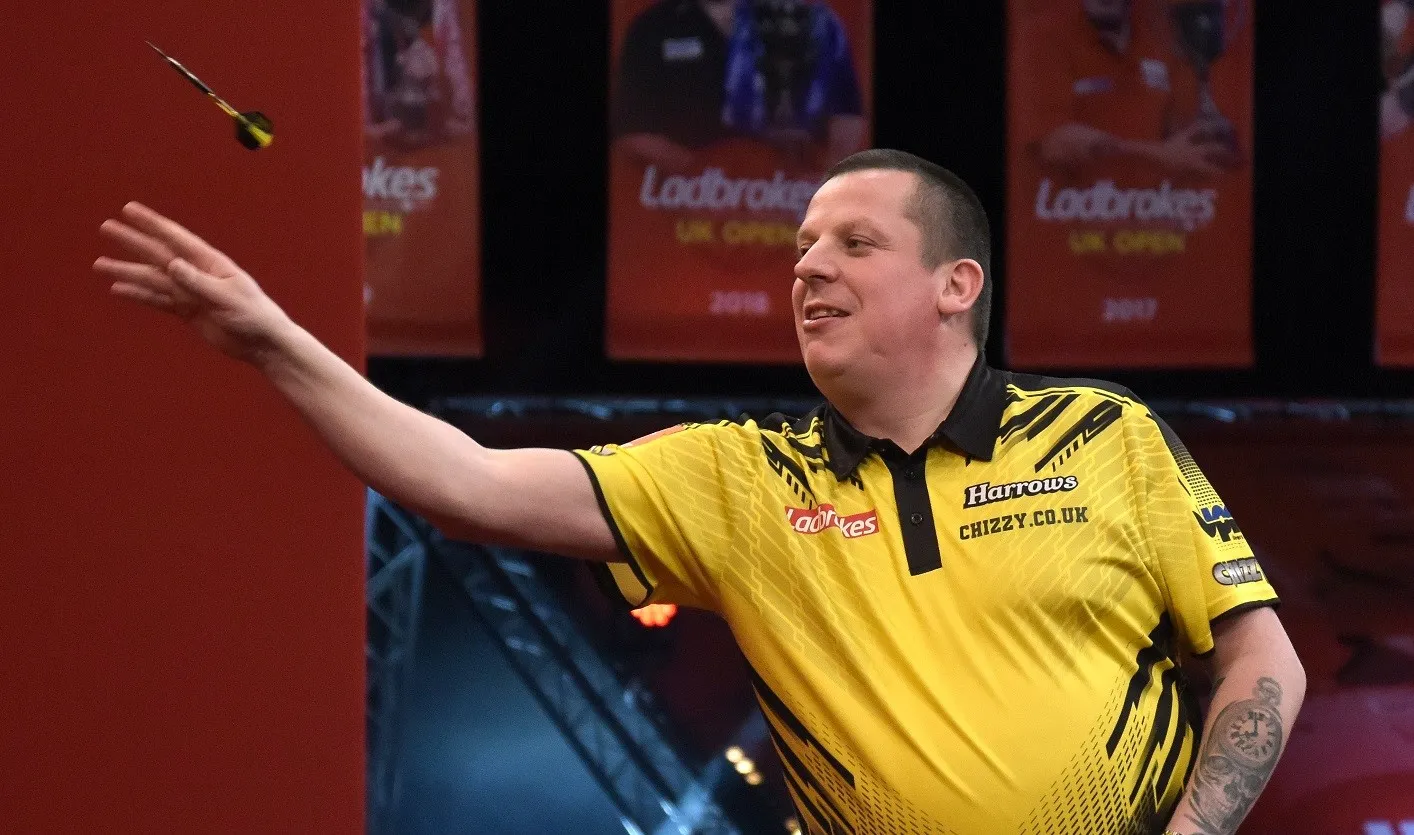 Chisnall reaches UK Open Quarter-Finals for first time since 2012 ending run of debutant Soutar