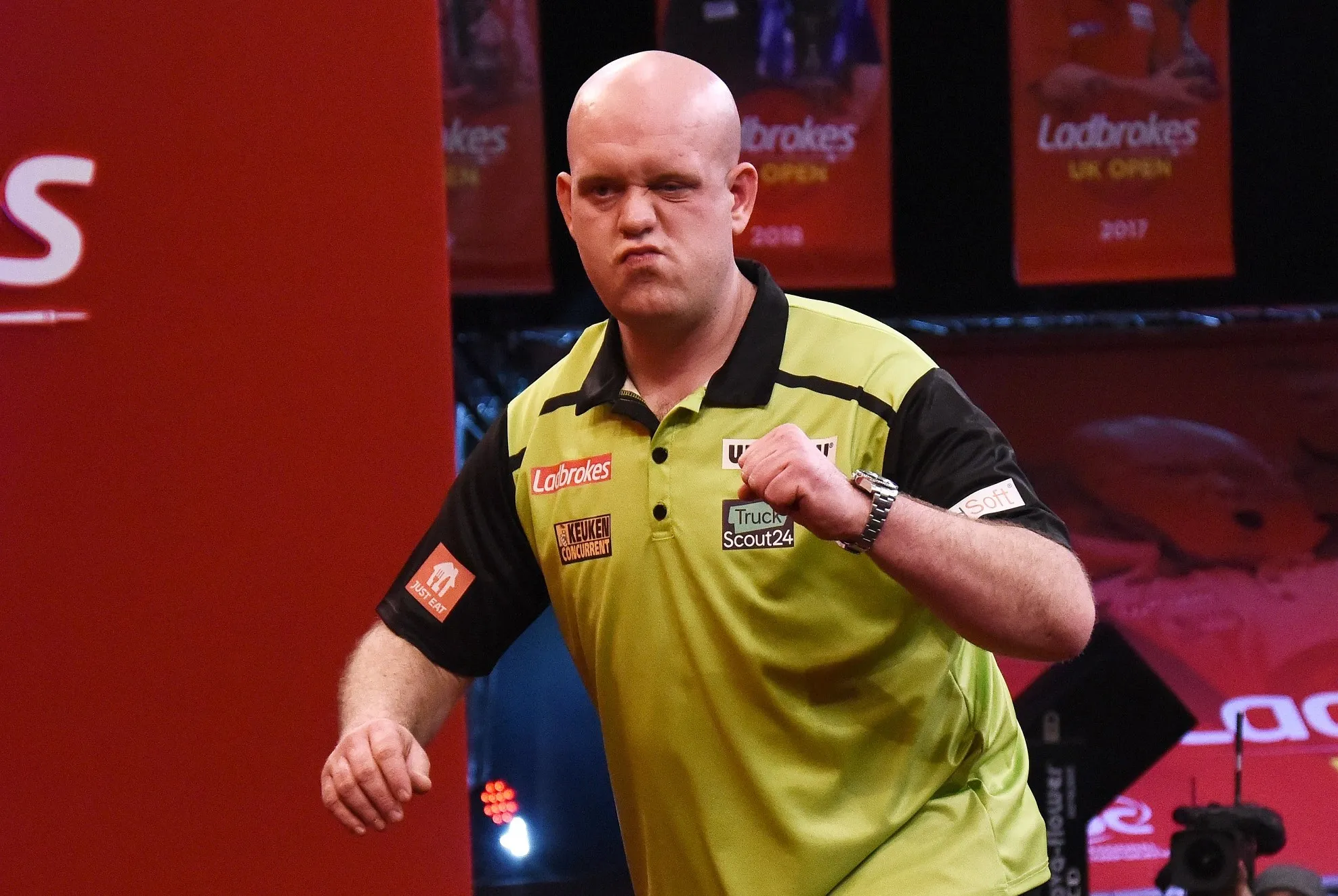 Van Gerwen last through to UK Open Quarter-Finals with draw confirmed in Milton Keynes (Live Blog closed)