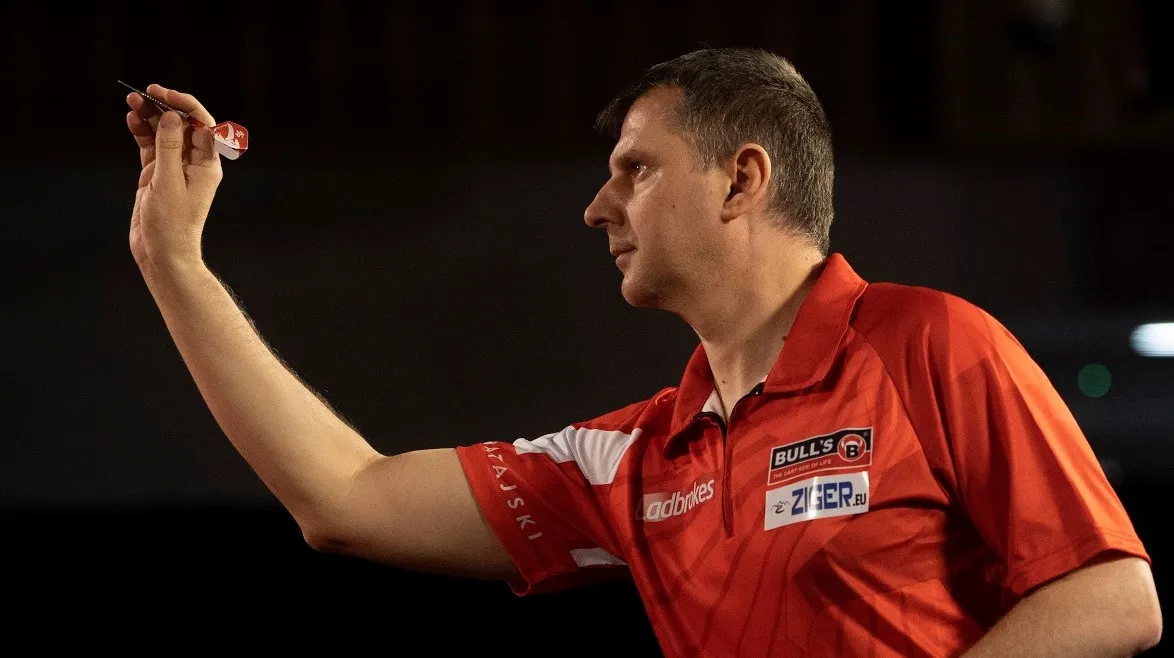 Ratajski claims first World Grand Prix win over Aspinall, Van der Voort edges past Clemens in straight sets triumph