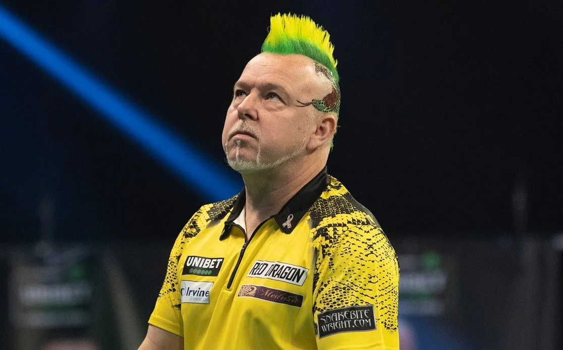 Wright responds to Taylor's remarks on changing darts: "As long as I'm still competing for trophies then I'll keep on changing"