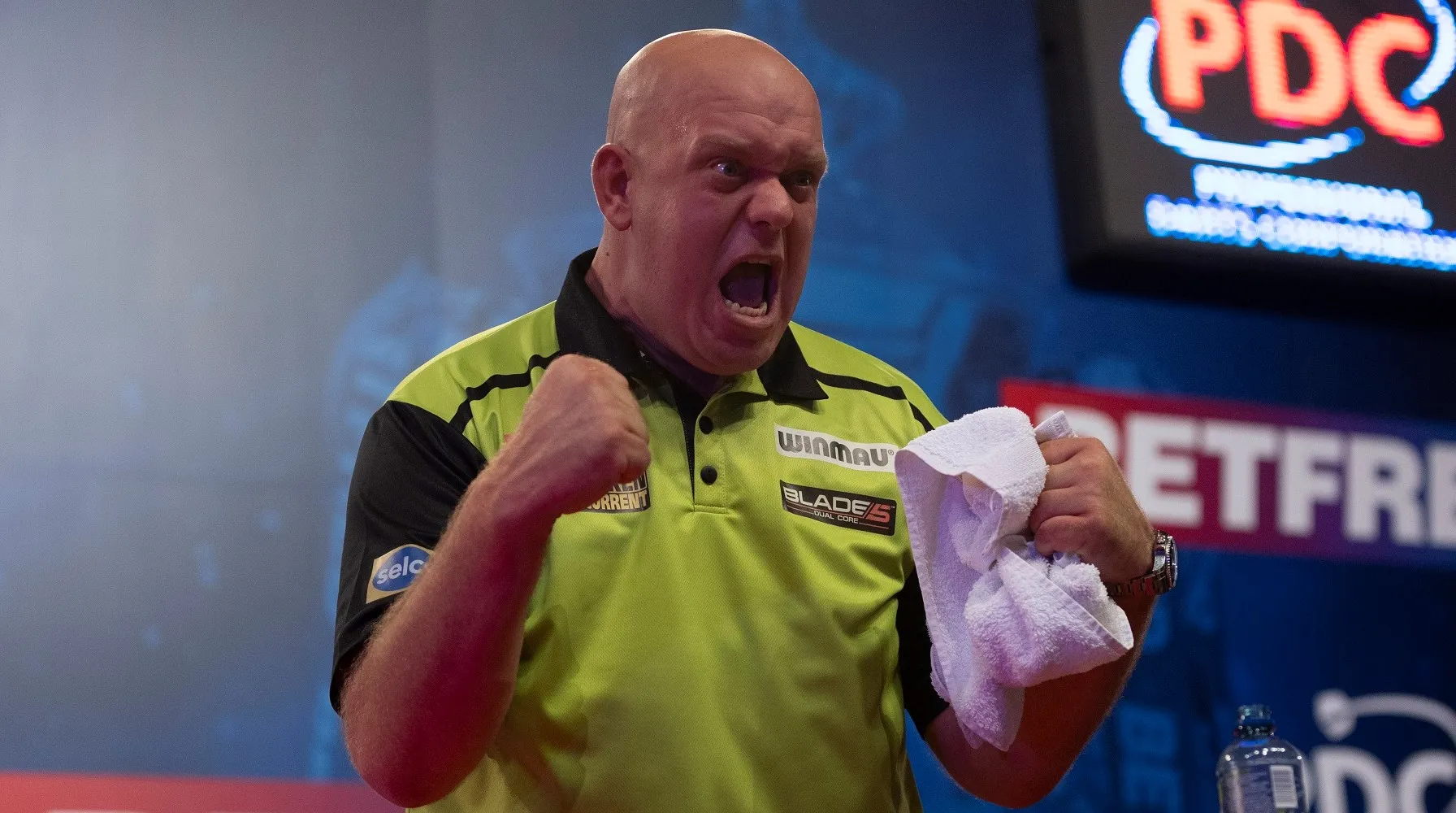 Van Gerwen kicks off European Tour campaign with Gurney win, De Sousa and Heta produce comeback wins