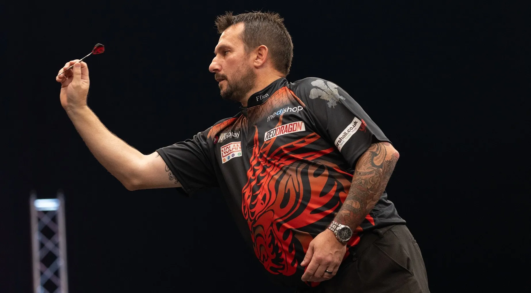 Clayton sweeps aside Wright to book Nordic Darts Masters semi-final spot