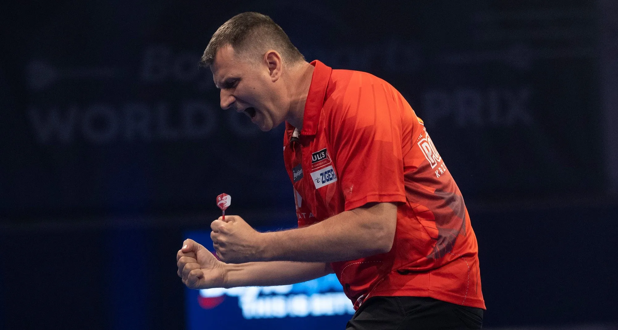 Ratajski reaches Quarter-Finals at World Grand Prix for first time with victory over Cross