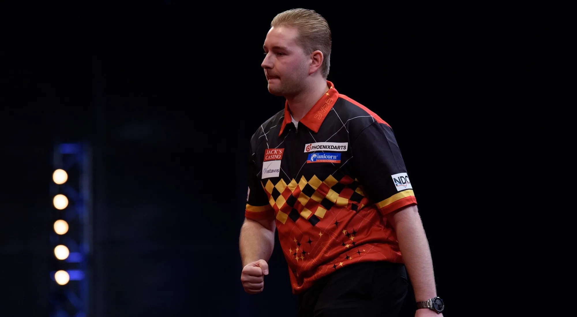 Van den Bergh tests positive for Covid-19, replaced by Dobey in 2021 Grand Slam of Darts line-up